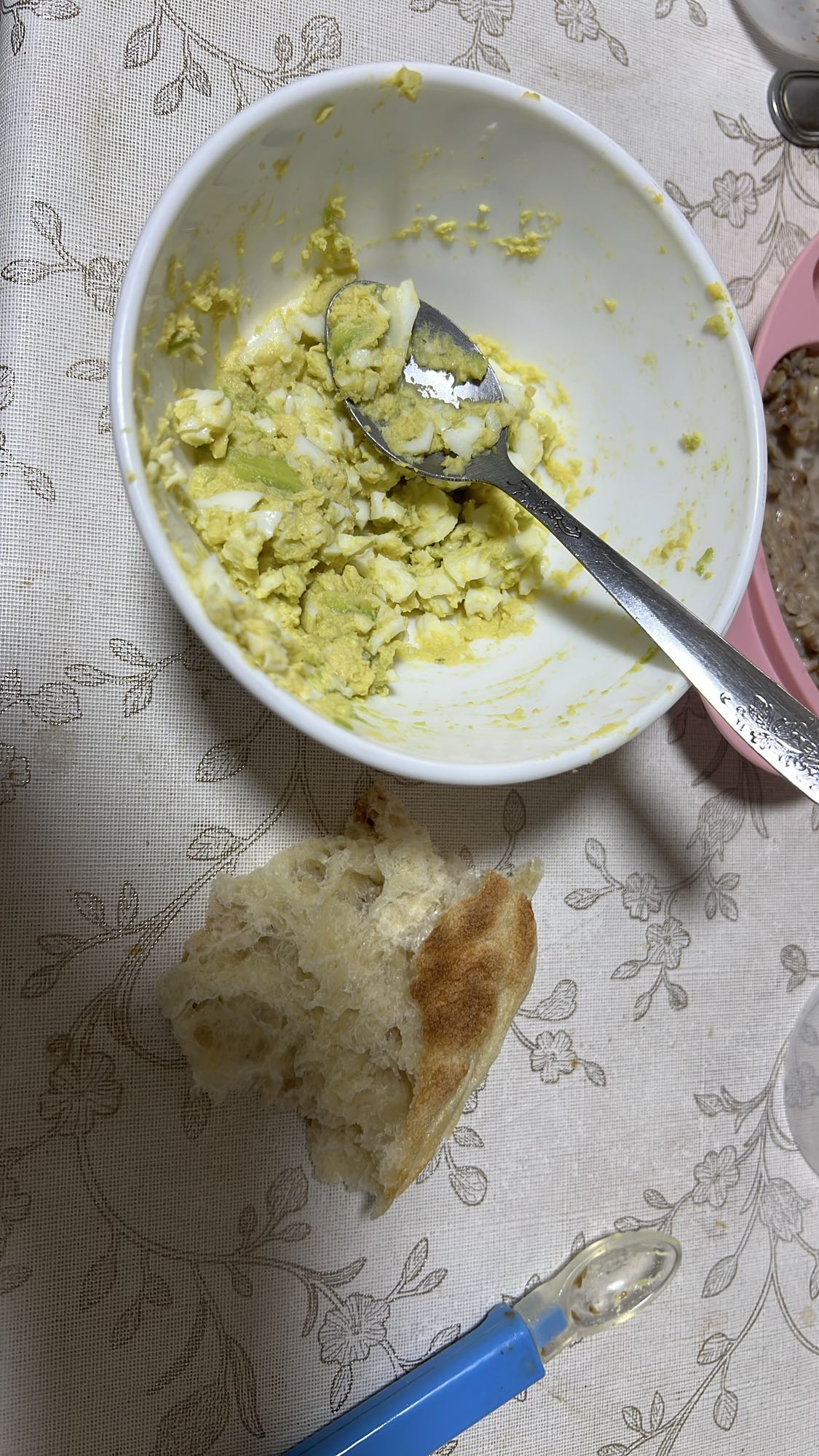 Яичный салат с хлебом