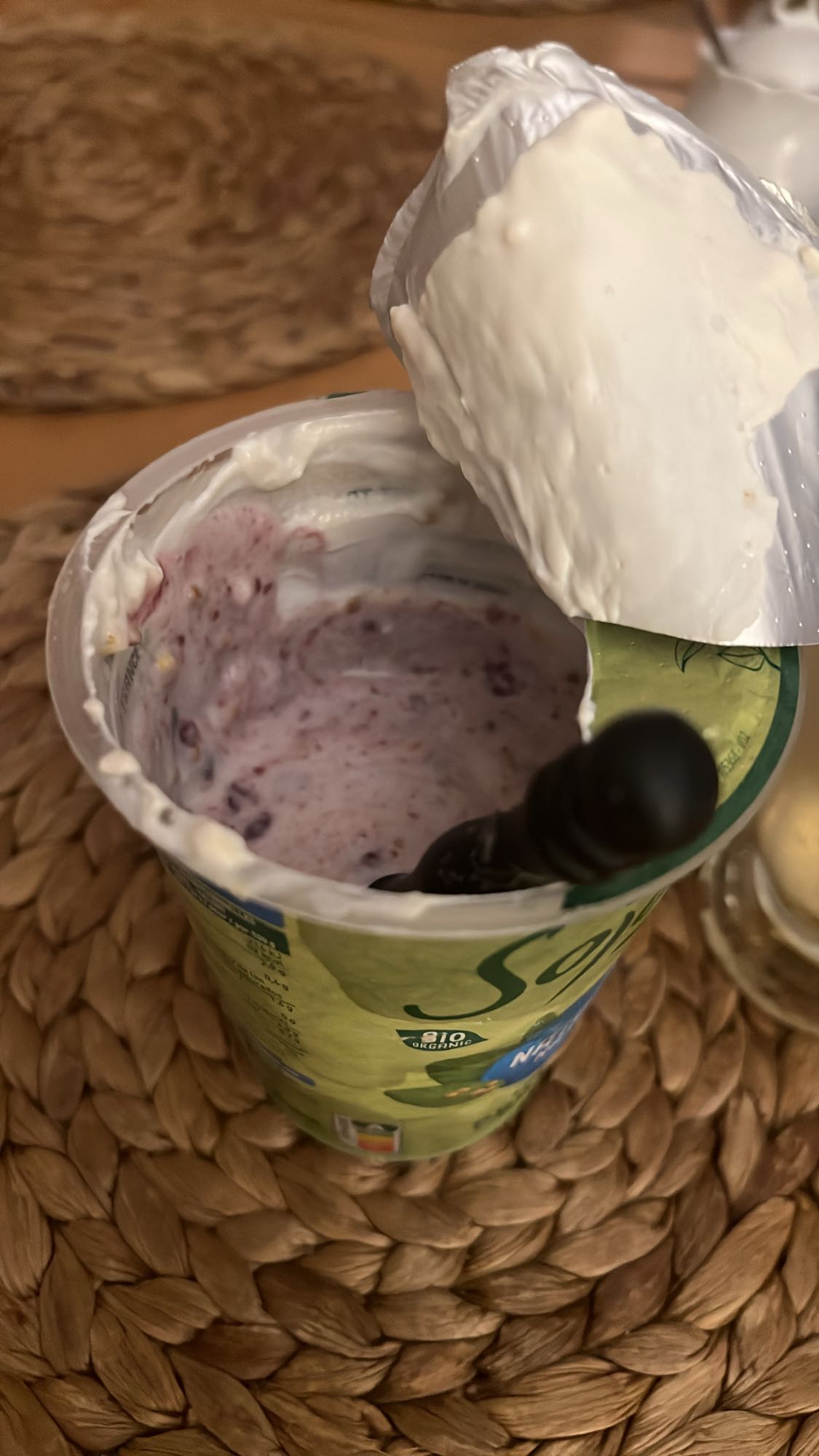 jogurt z owocami