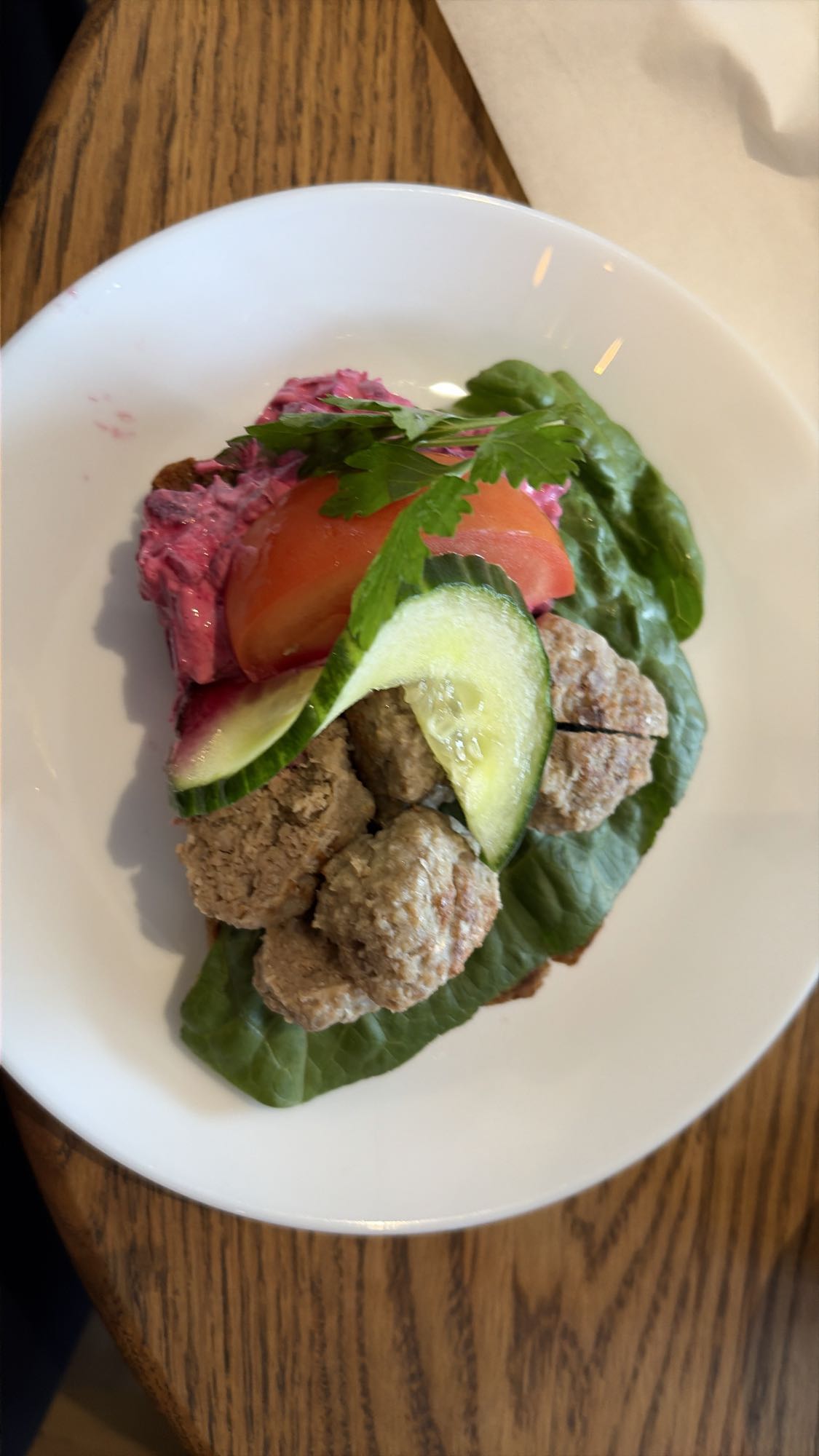 Köttbullssallad