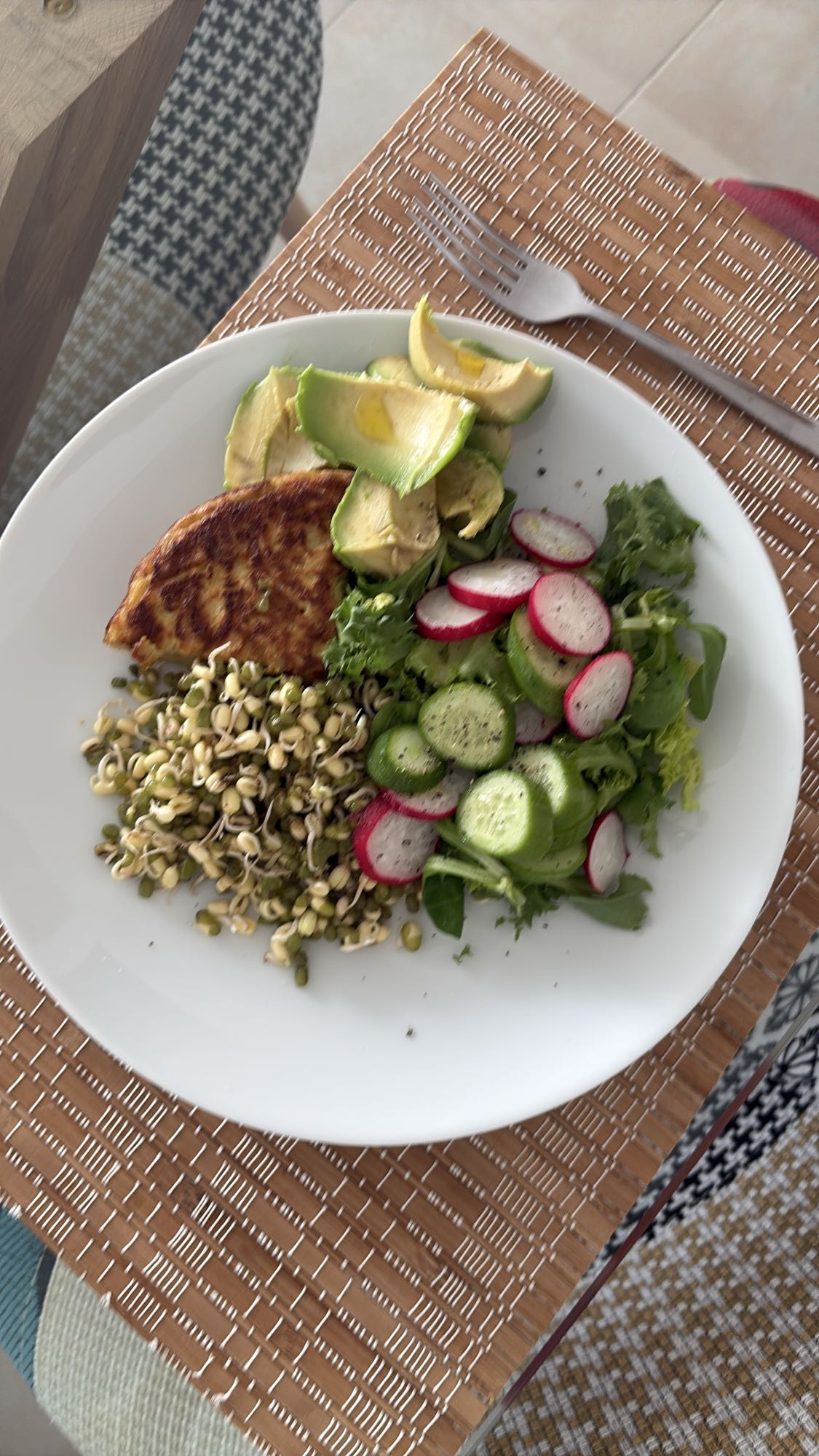Avocado Sprout Salad