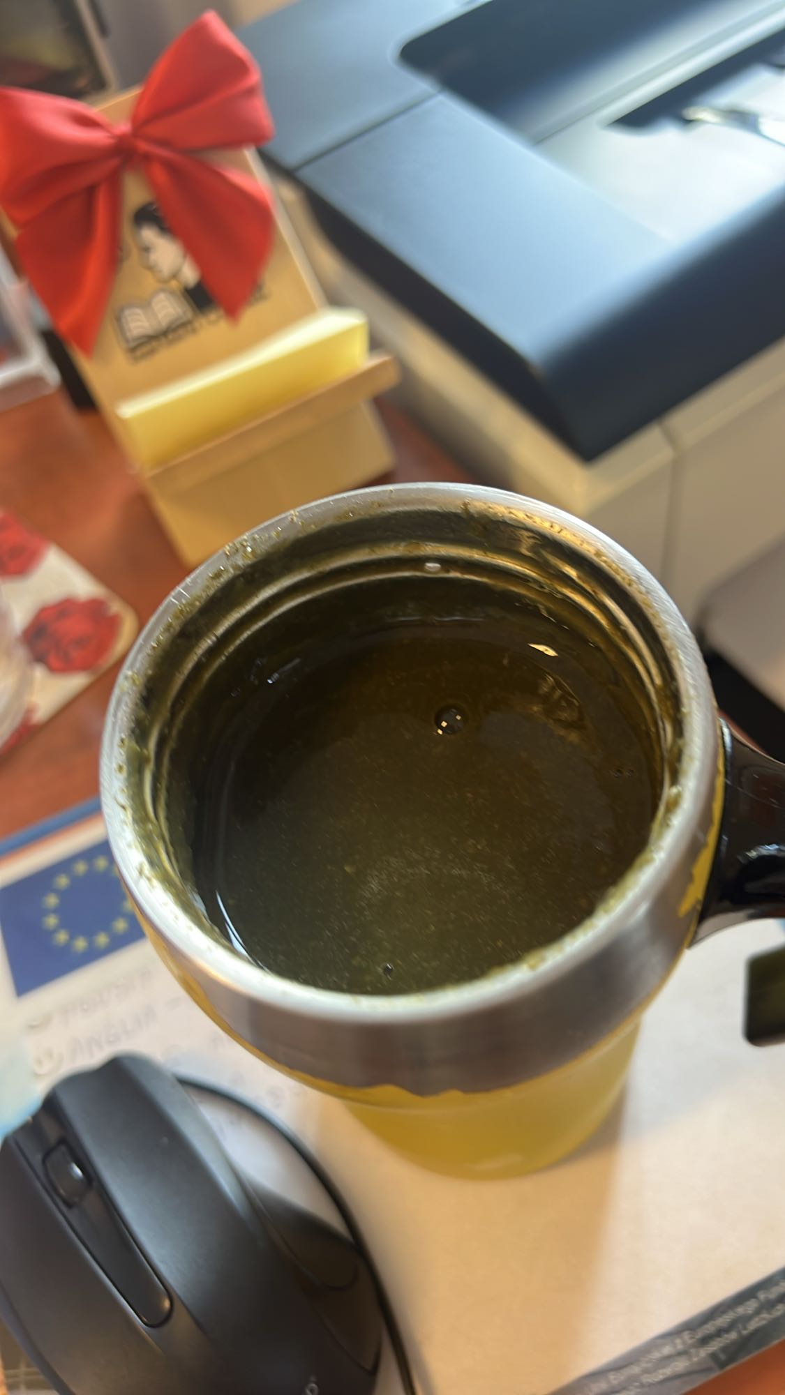 Smoothie z liści buraka, połowy banana i gruszki