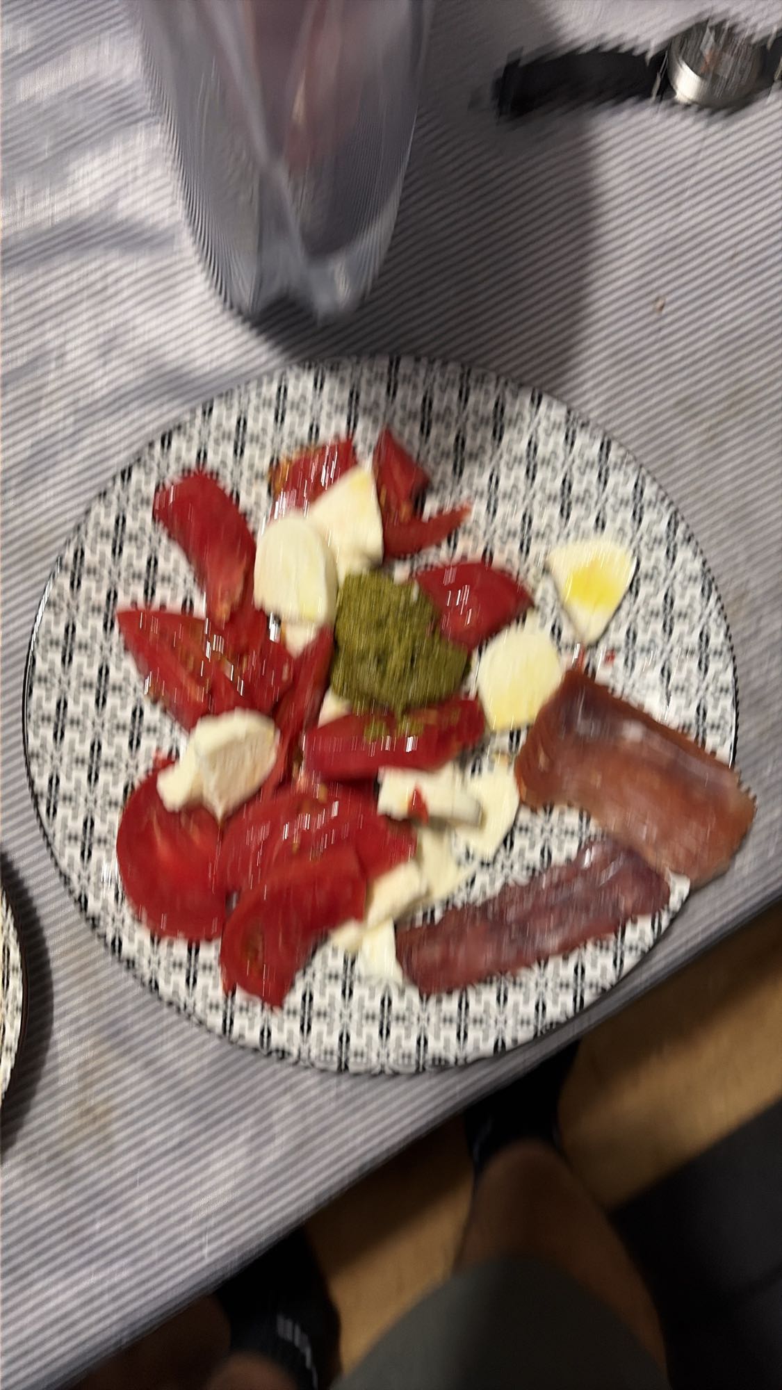 Салата с прошуто