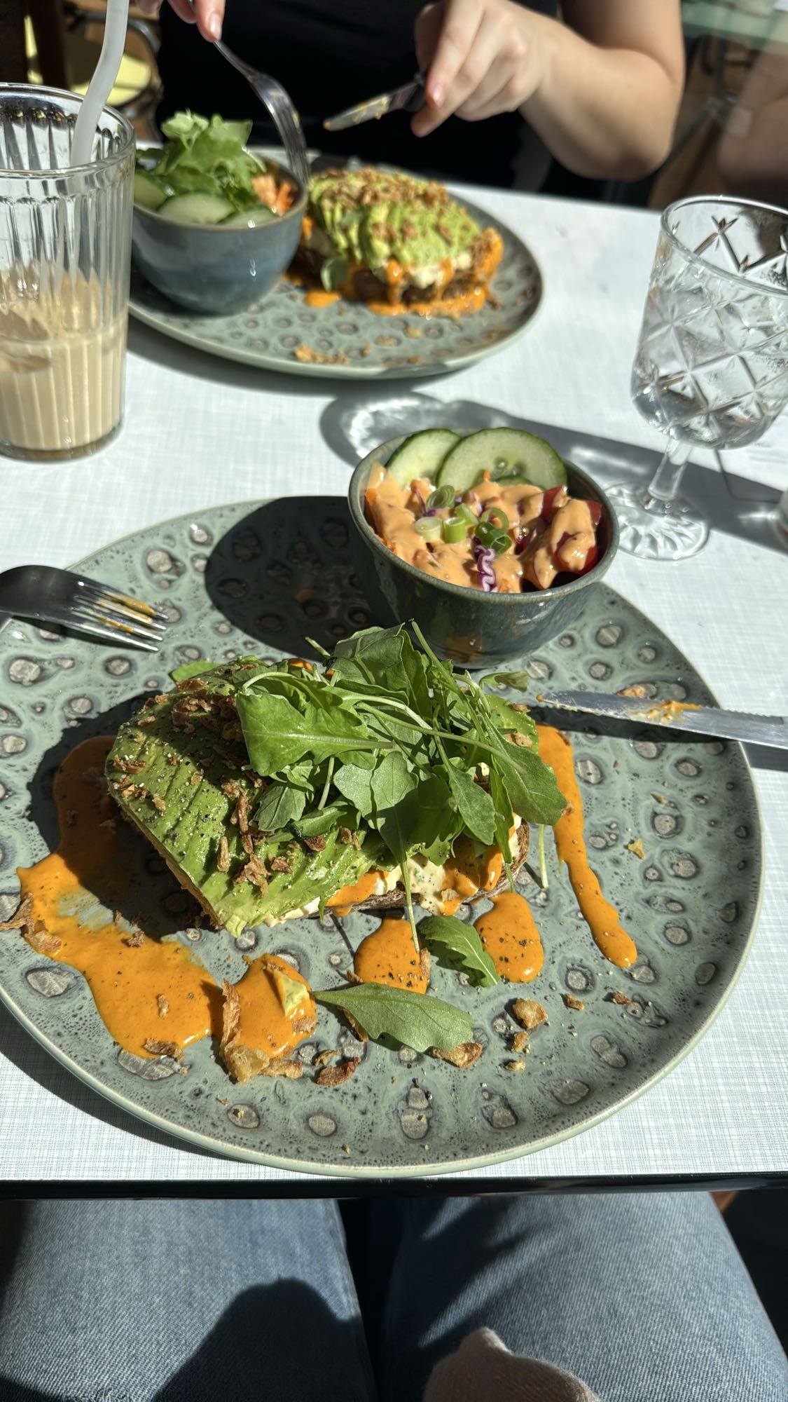 Avocadotoast met salade
