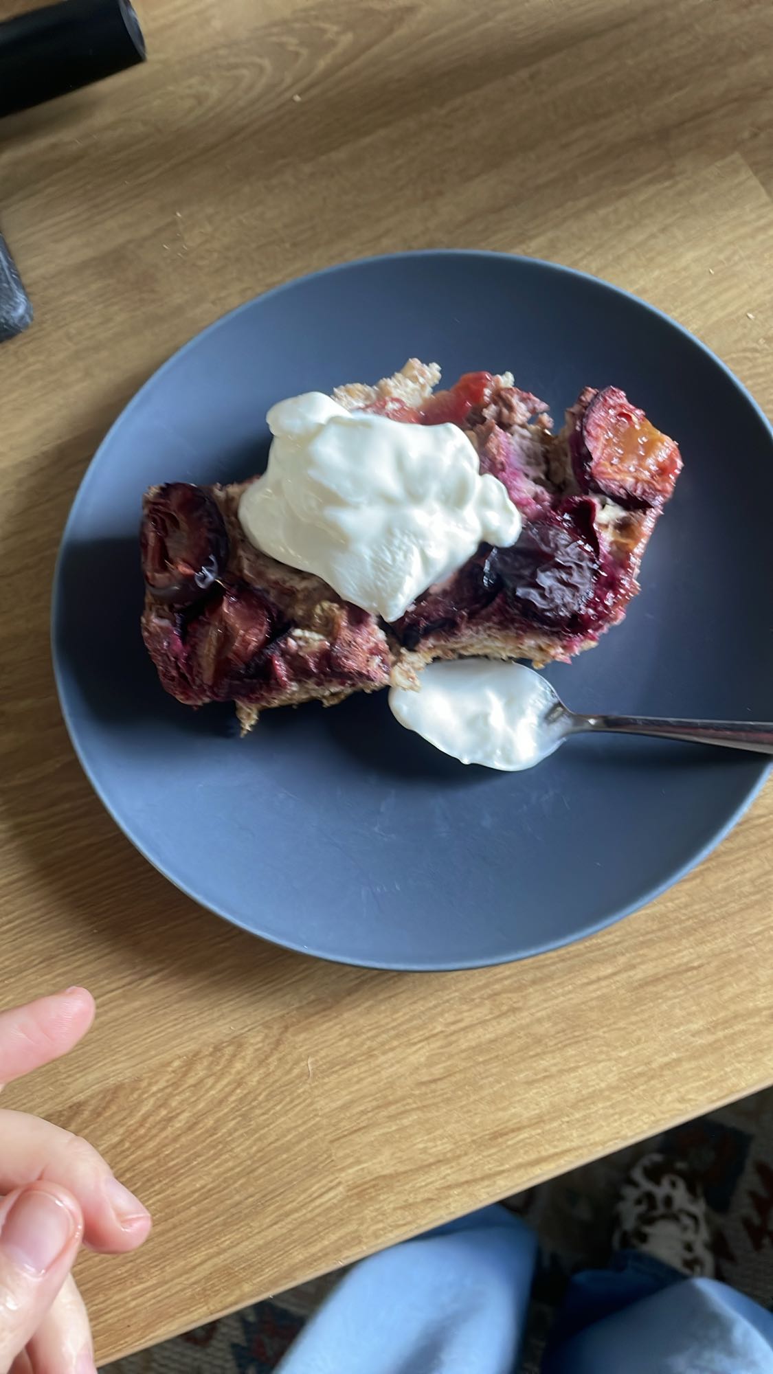 Pieczona owsianka ze śliwkami