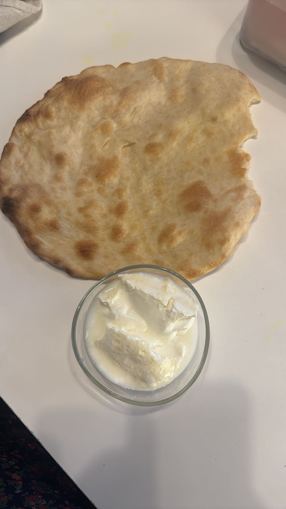 Bröd med yoghurt