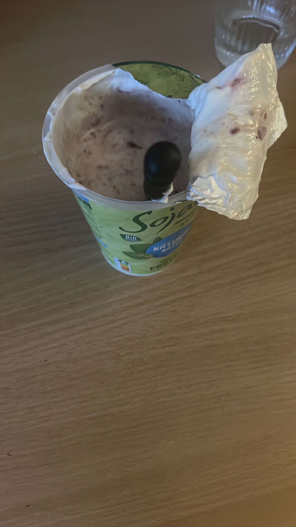 Jogurt sojowy z owocami