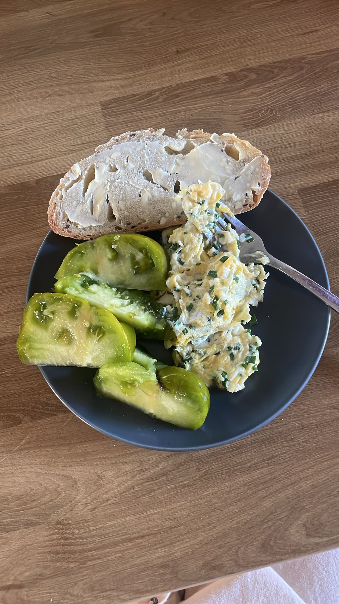 Jajecznica z pieczywem