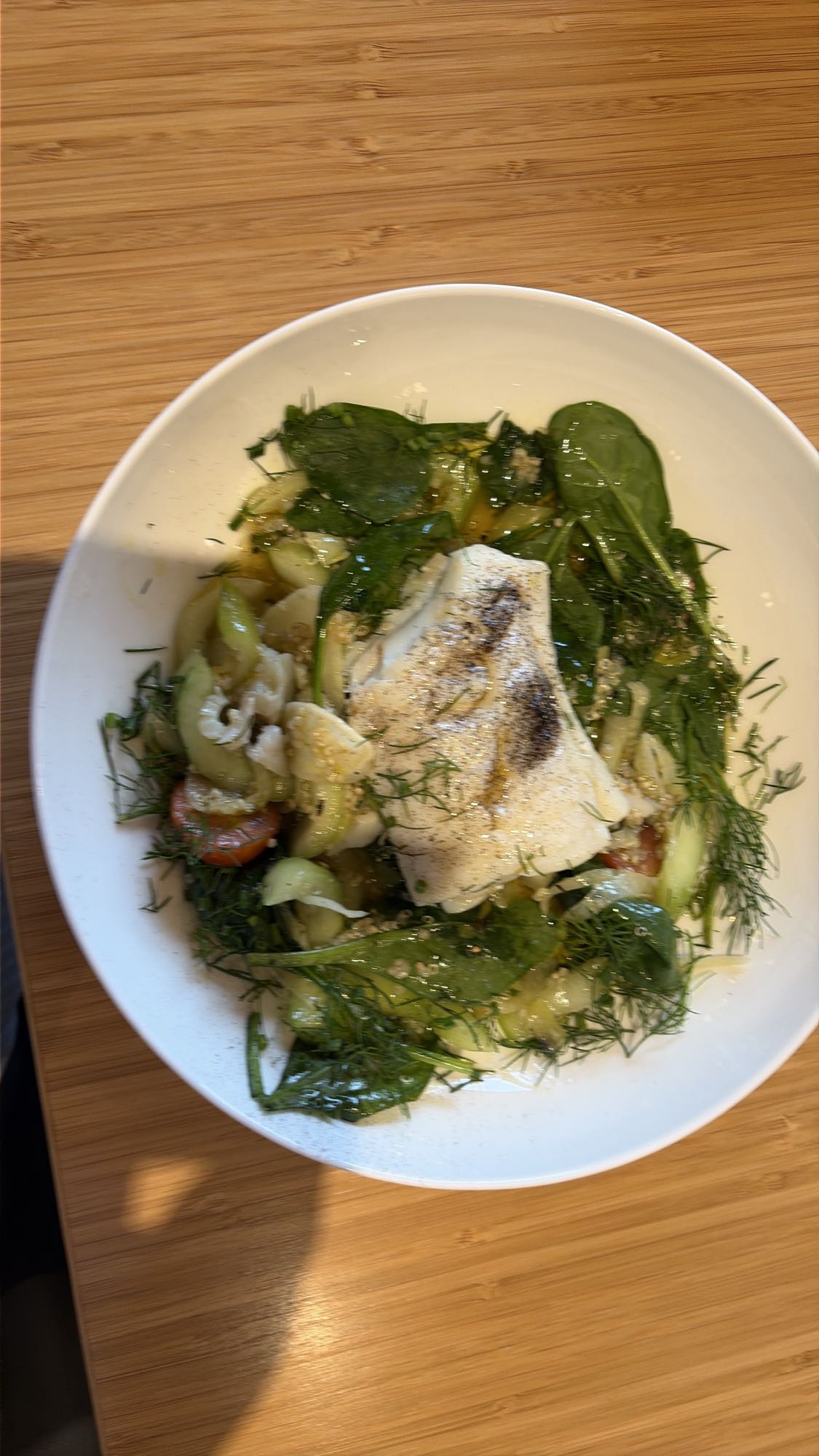 Vit fisk med grönt