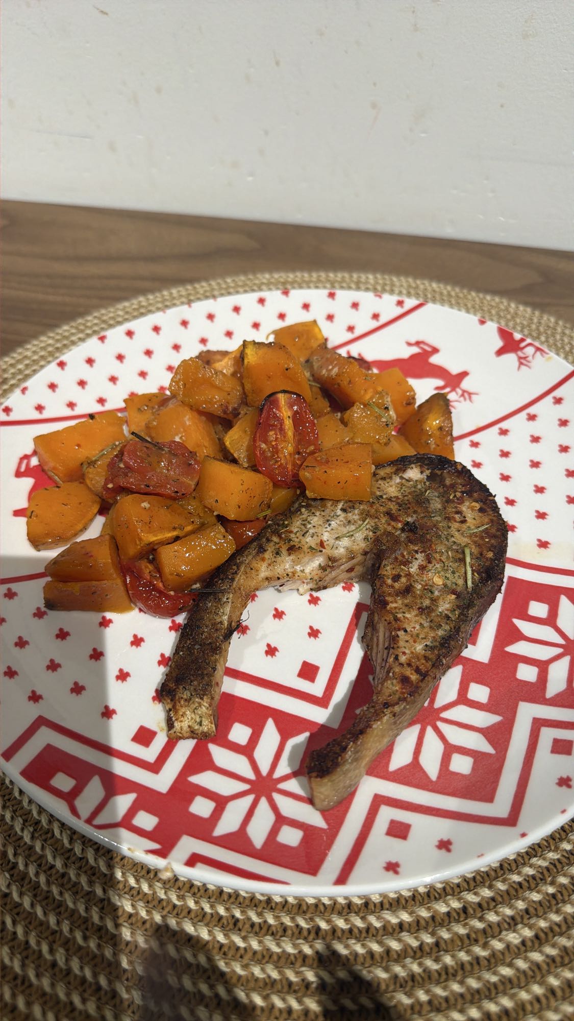 Salmone e patate dolci arrosto