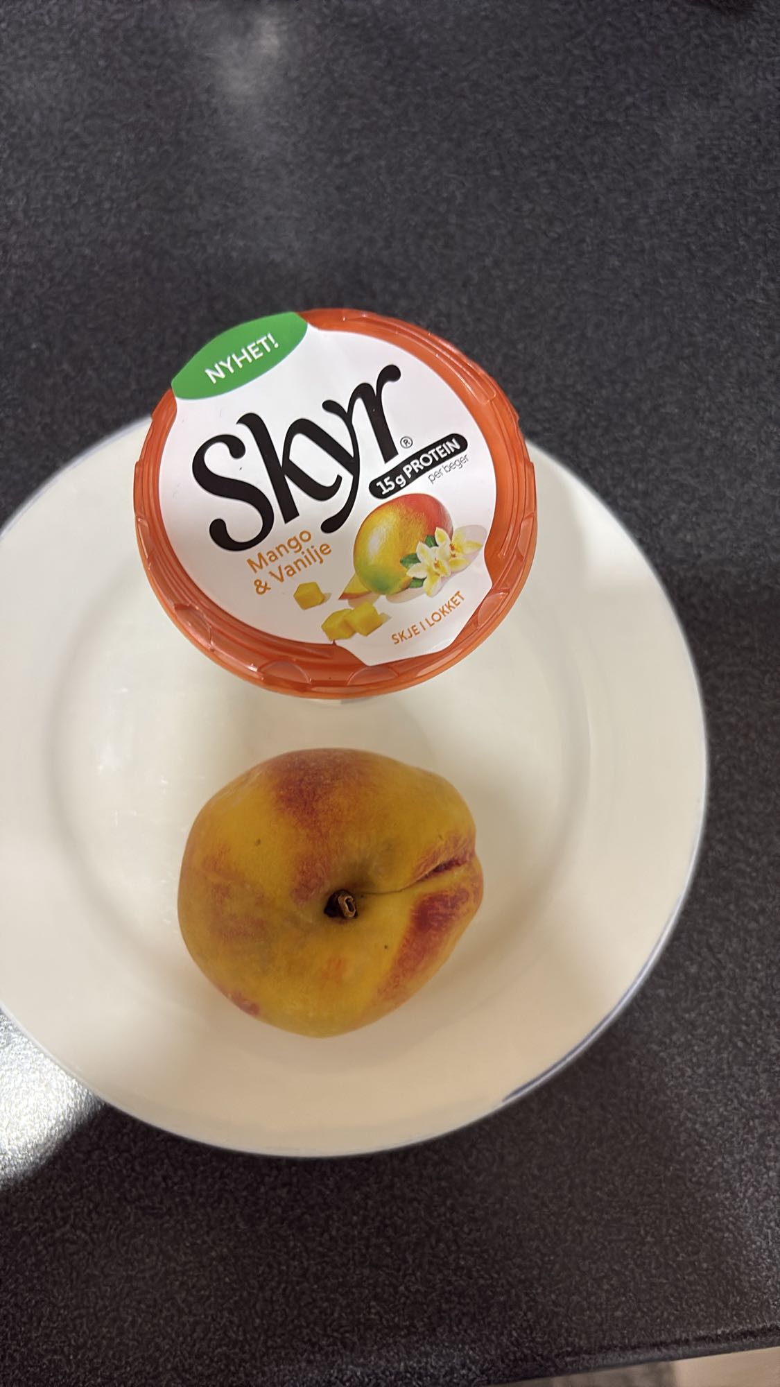 Skyr med fersken