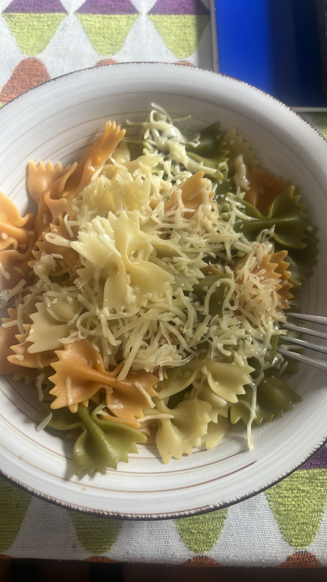pasta farfalle con queso