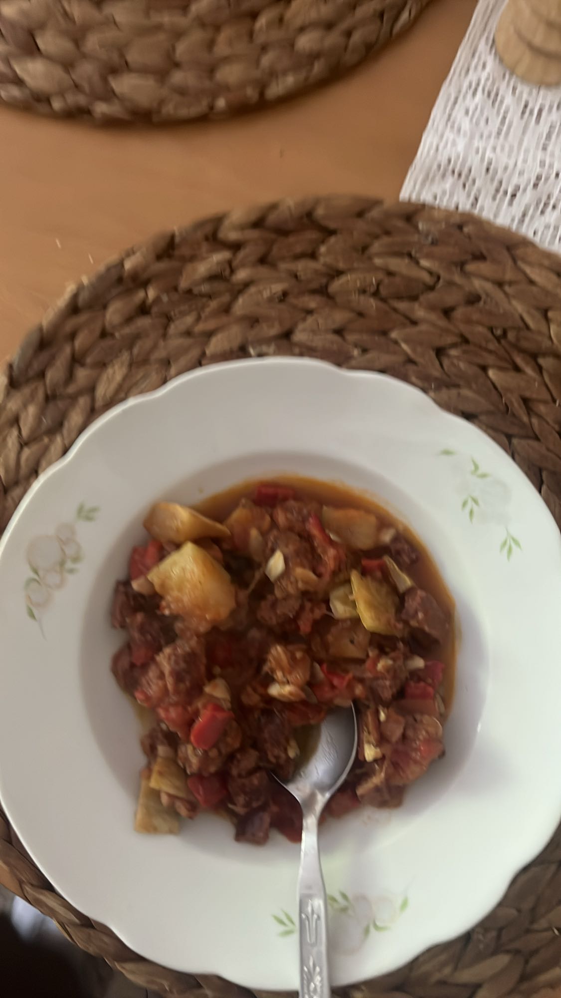 Gulasz warzywno-mięsny