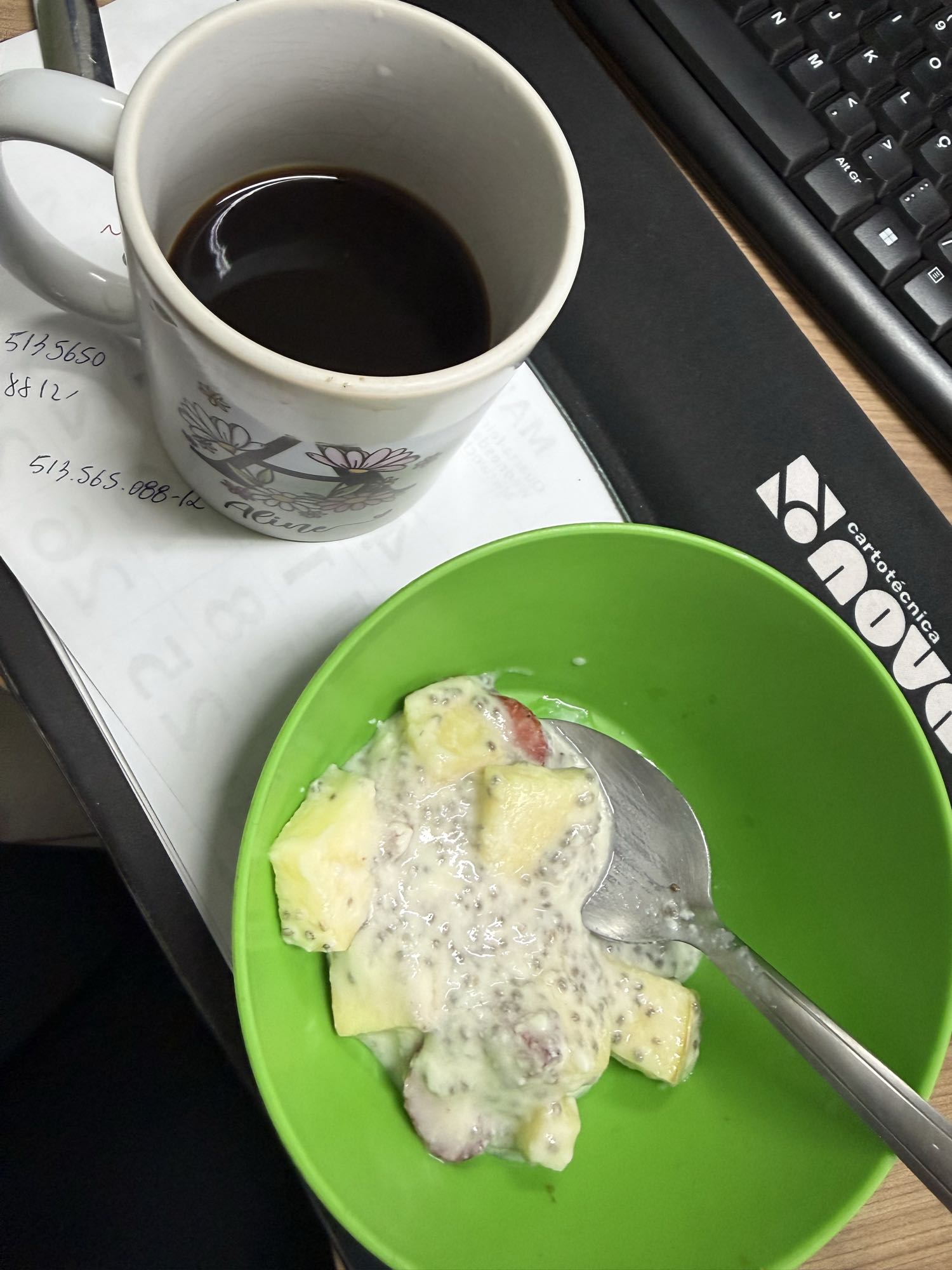 Café com fruta e chia