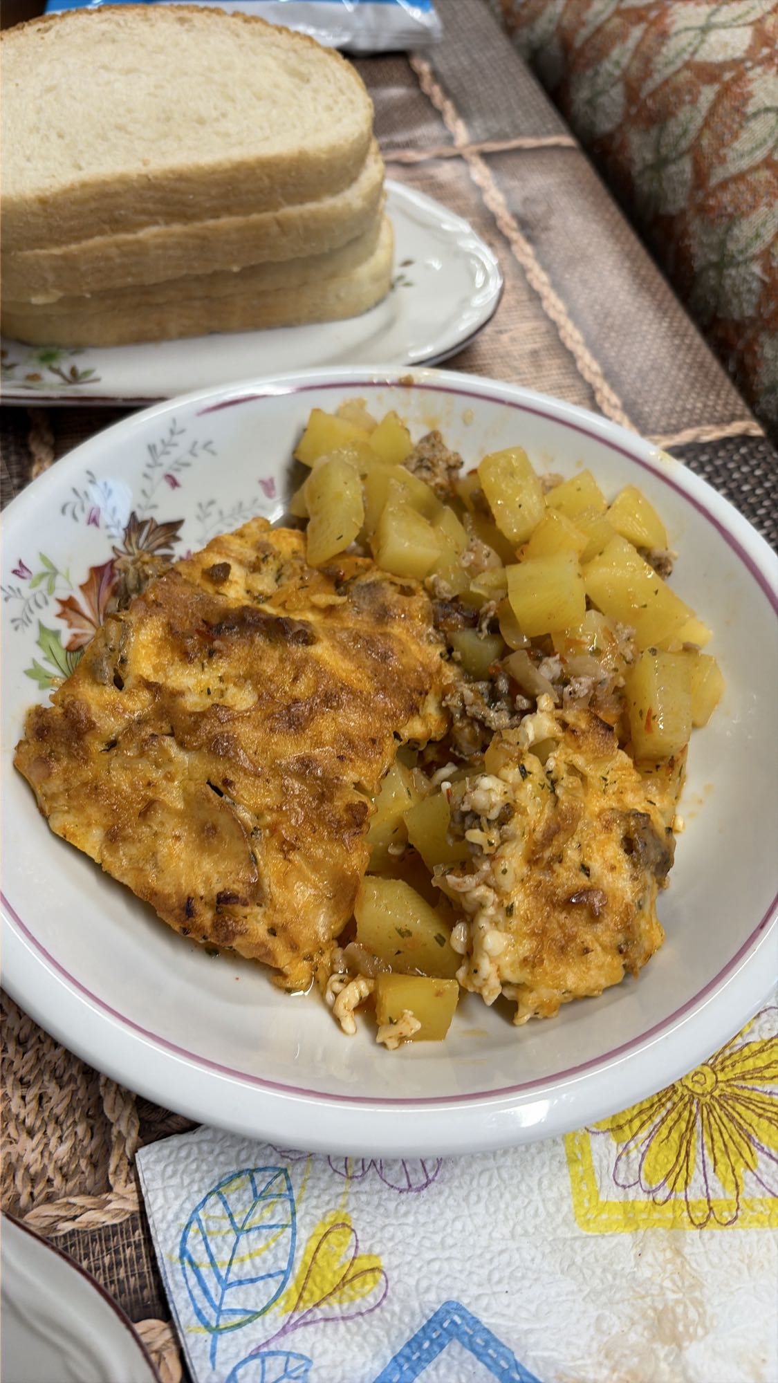 Омлет с картофи и хляб