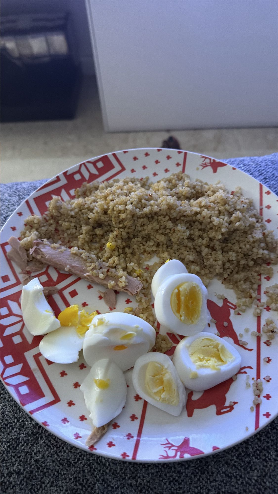 Quinoa uova e tonno