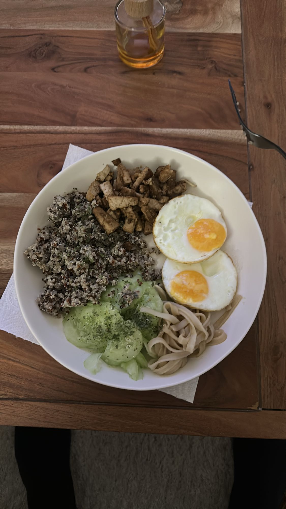 Bol quinoa tofu œufs