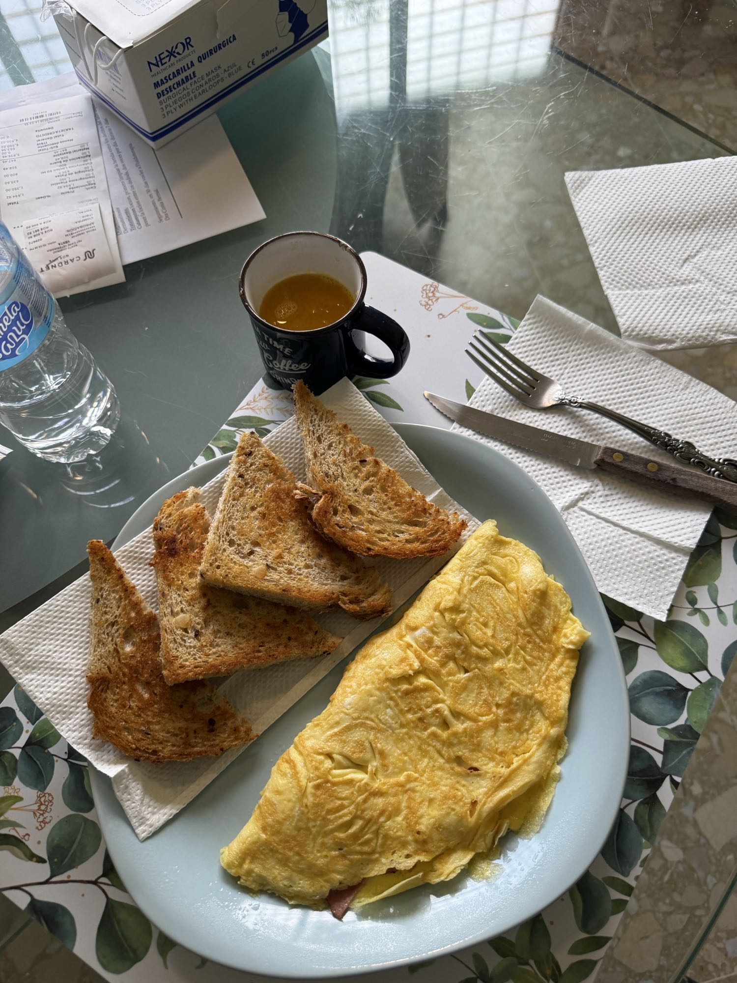 omelet con tostadas