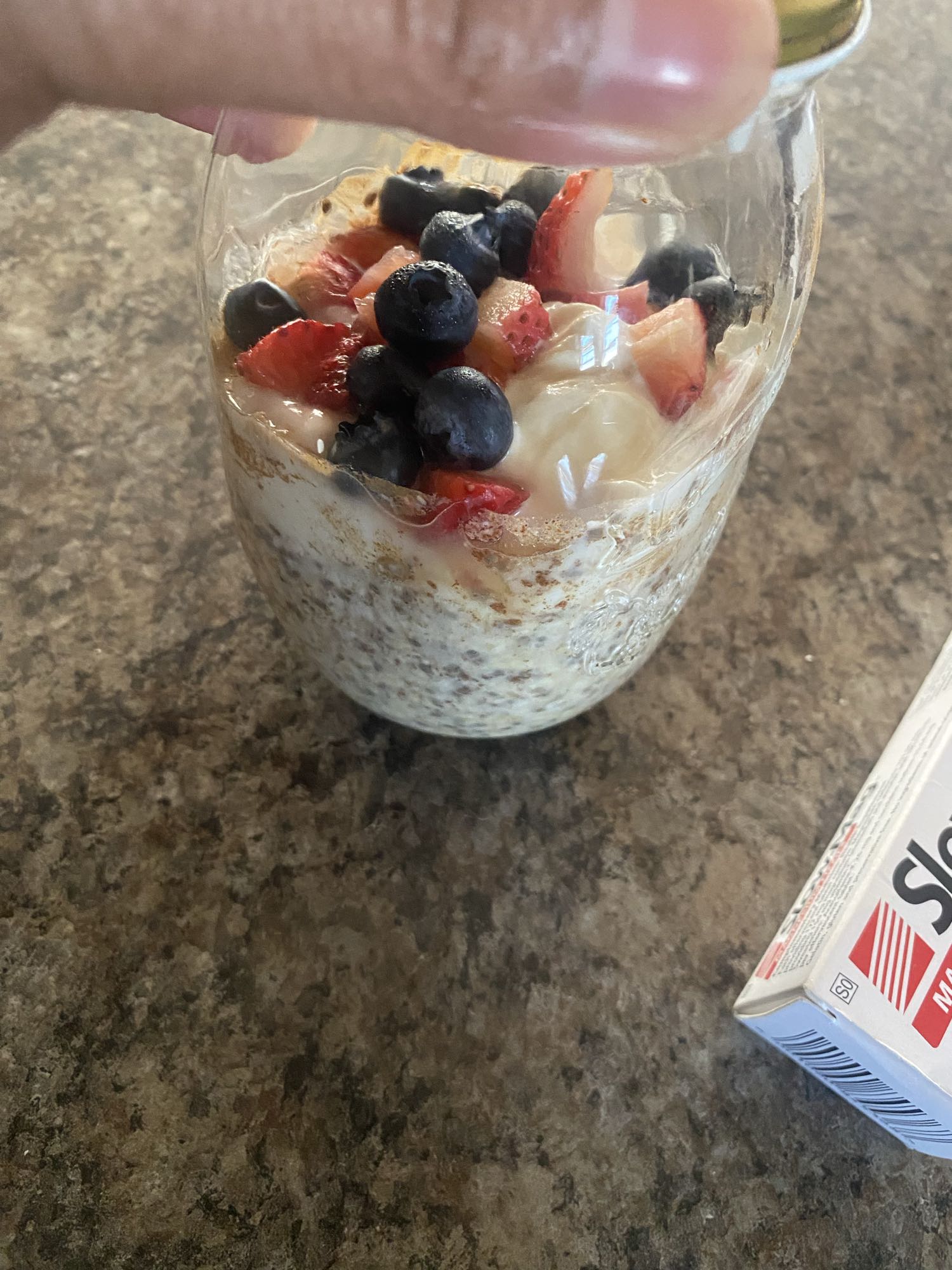 Berry Yogurt Oats