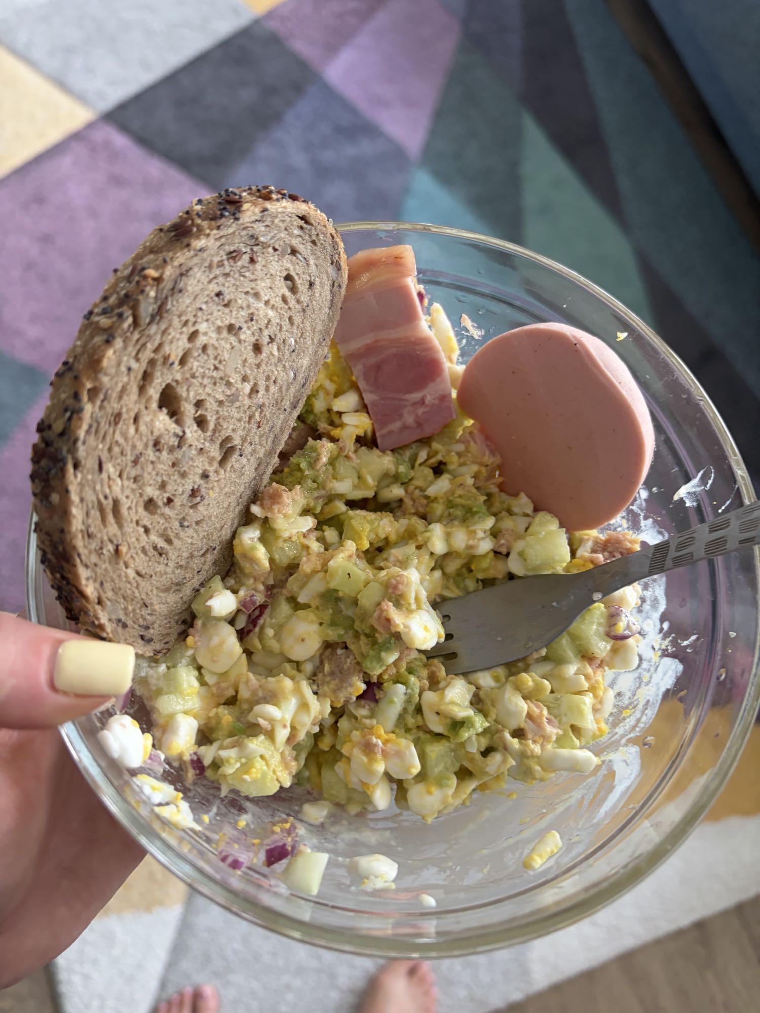 Salata cu paine si mezel