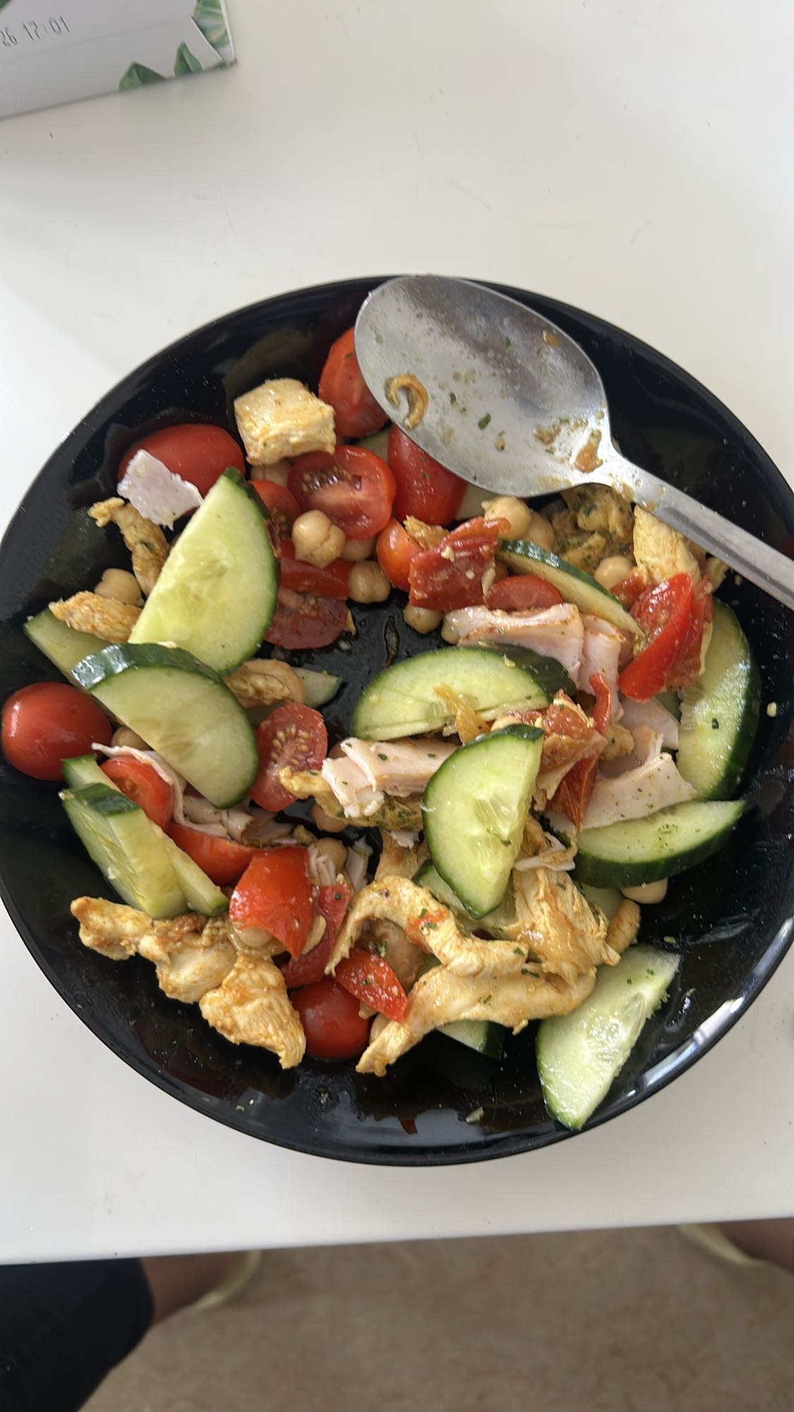 Hähnchen-Kichererbsen-Salat