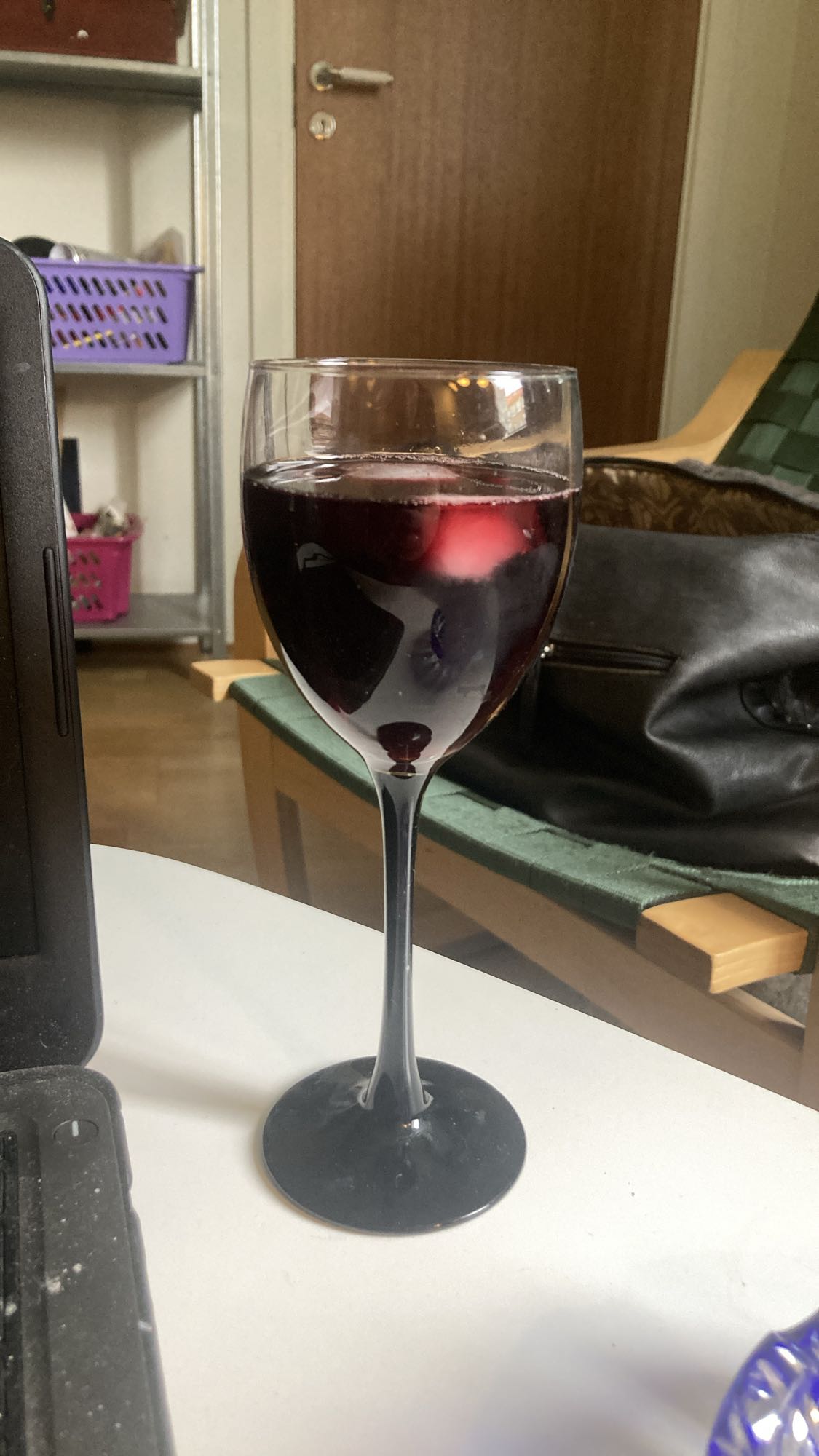 Rödvin i glas