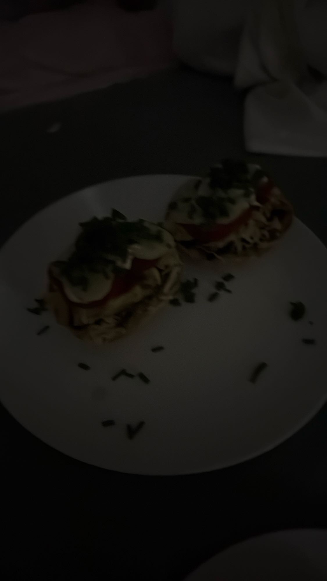 Grzanki z serem i pomidorem