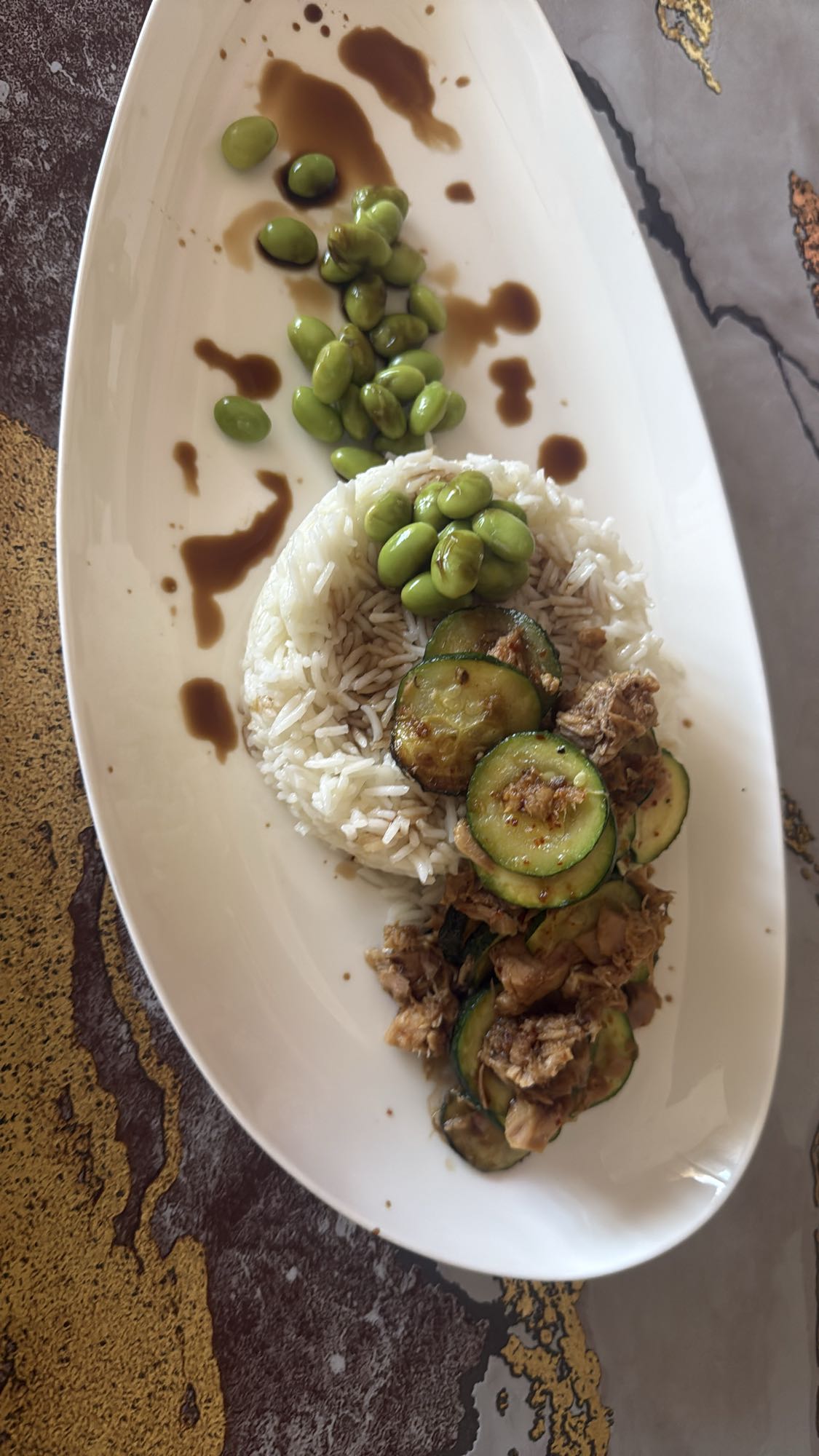 Riso con edamame e tonno