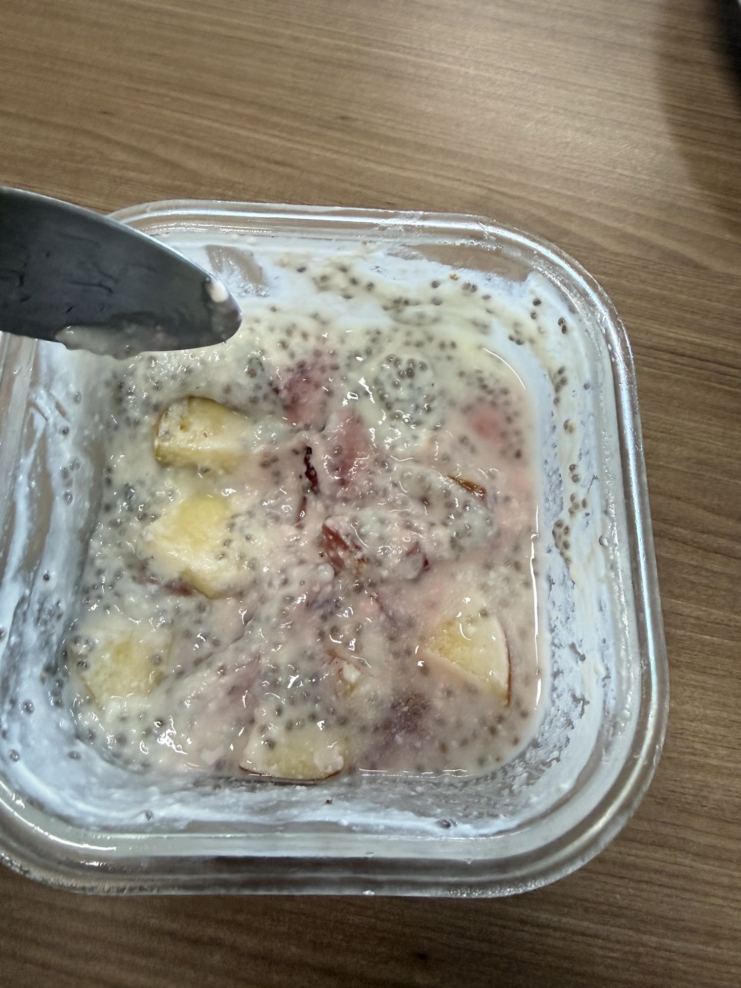Aveia com chia e frutas