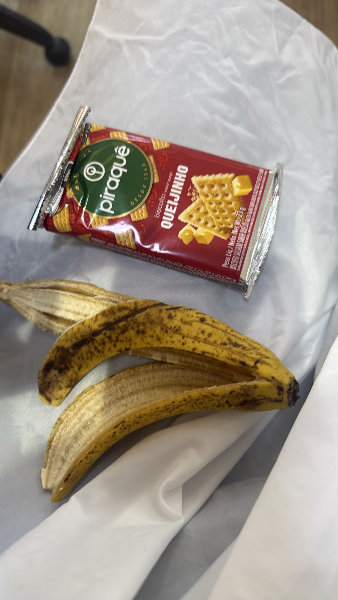 banana com biscoito