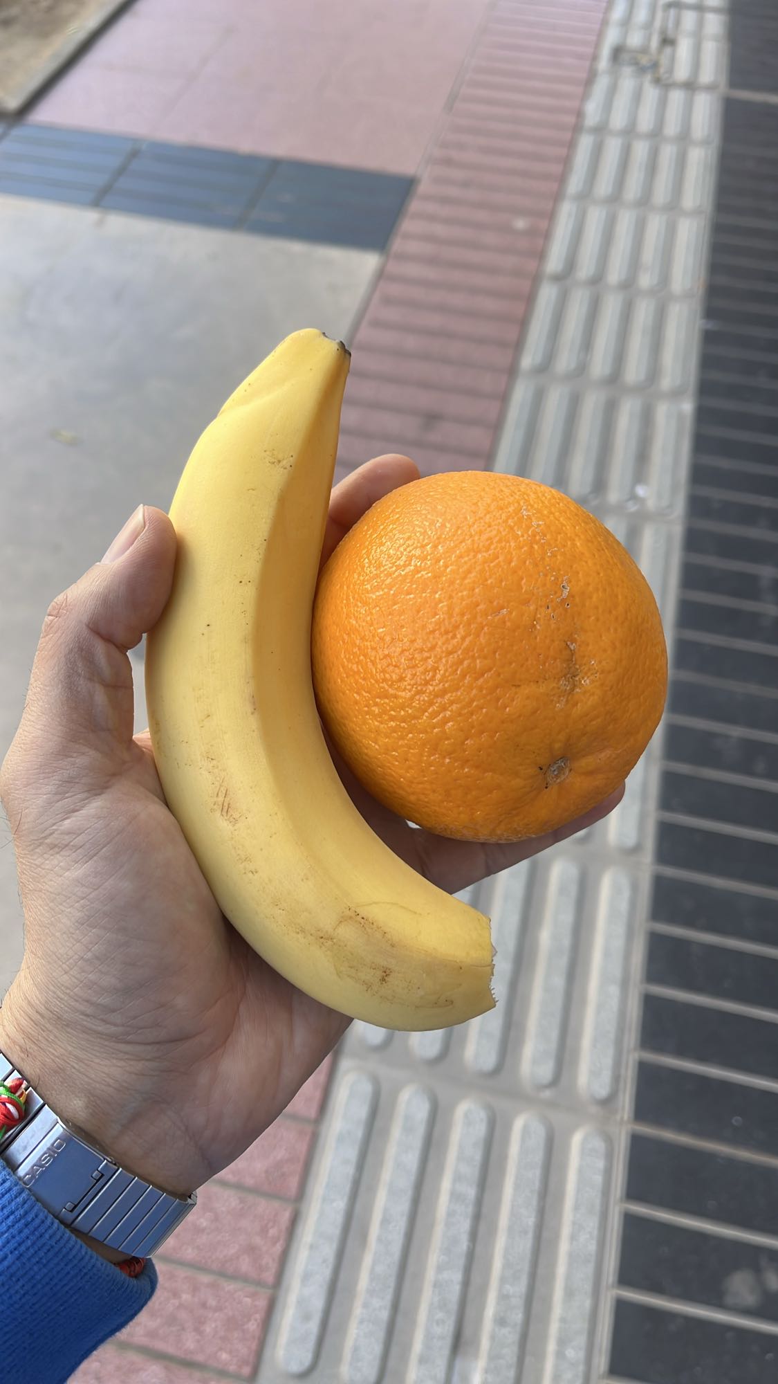 plátano y naranja