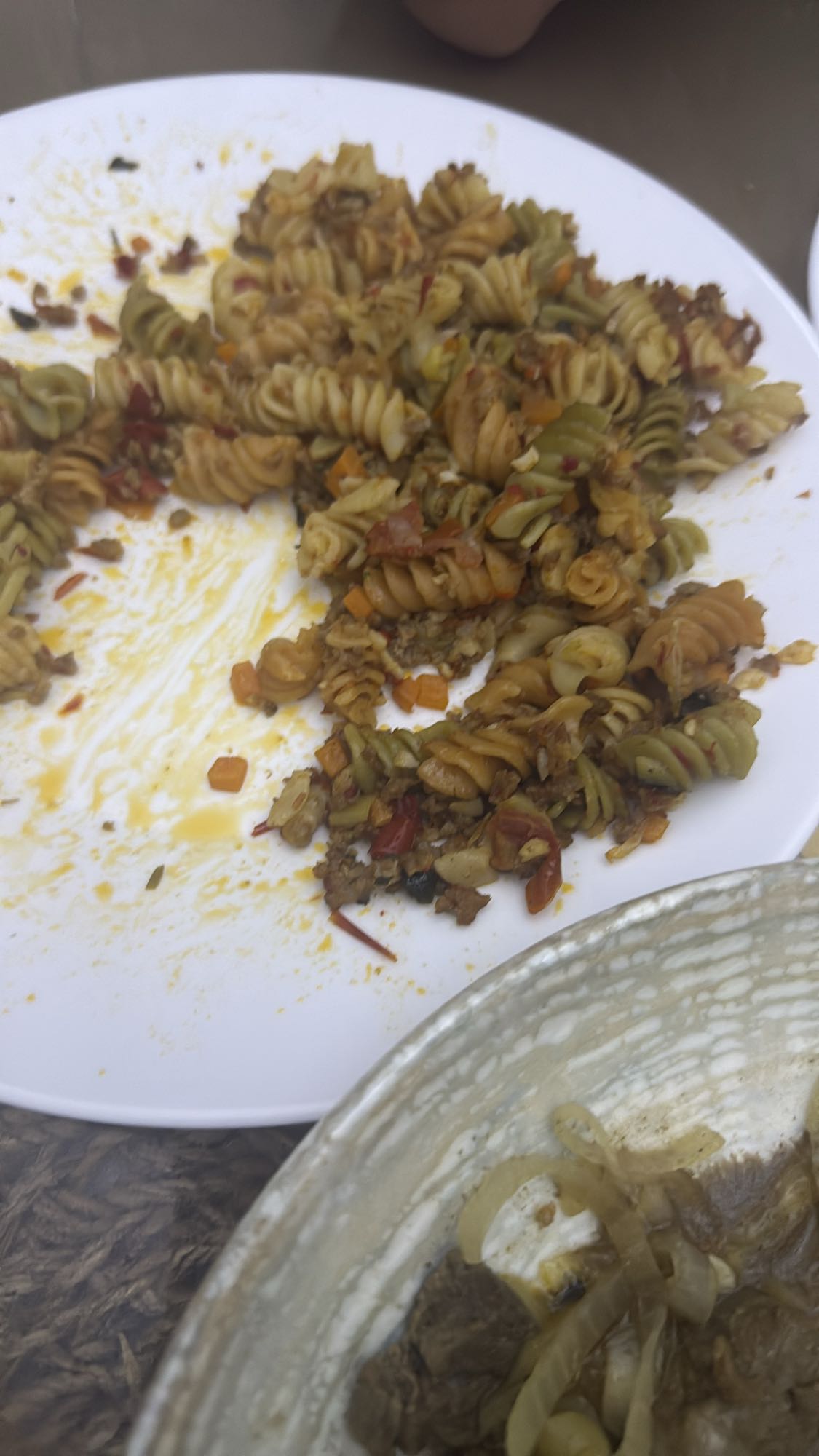 Паста с фаршем и овощами