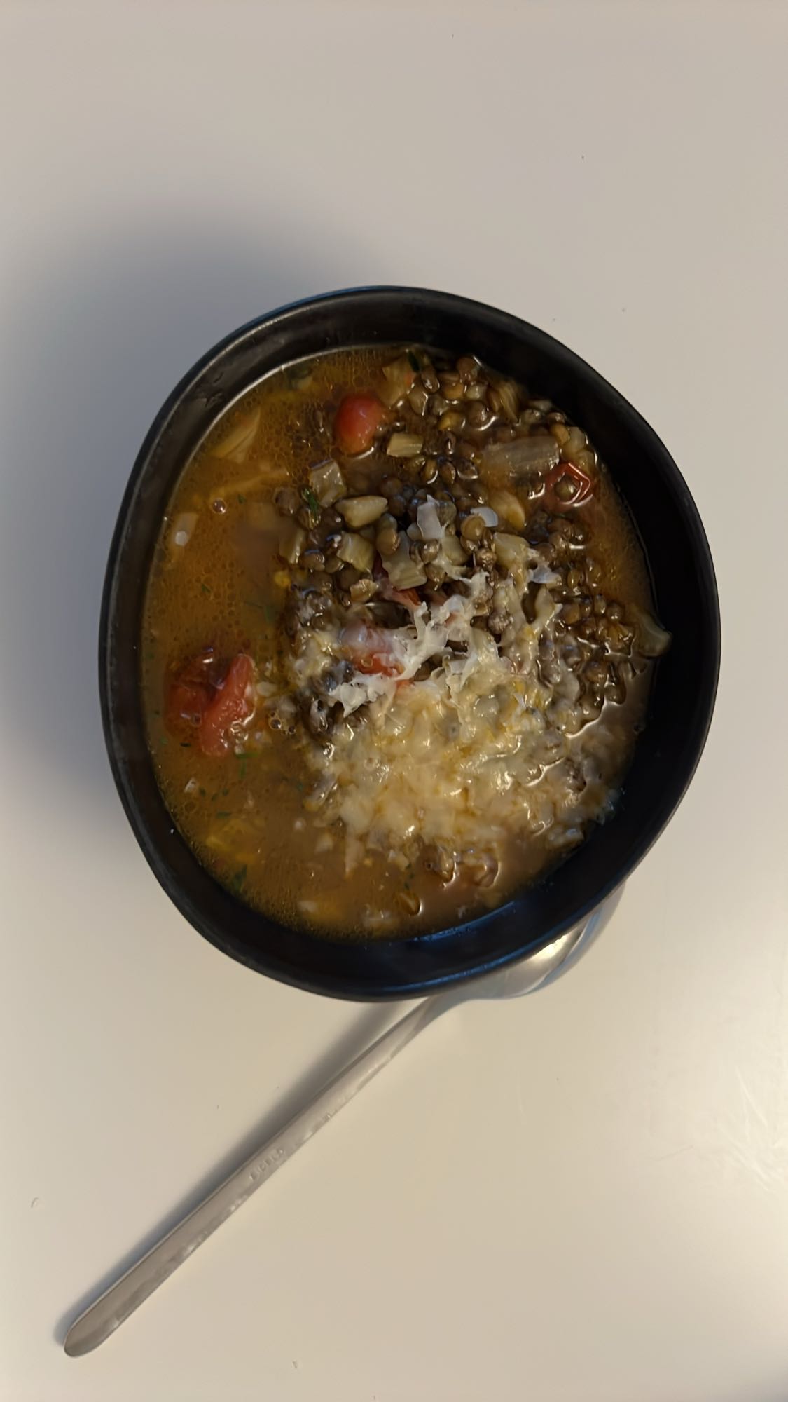 Linsensuppe mit Käse