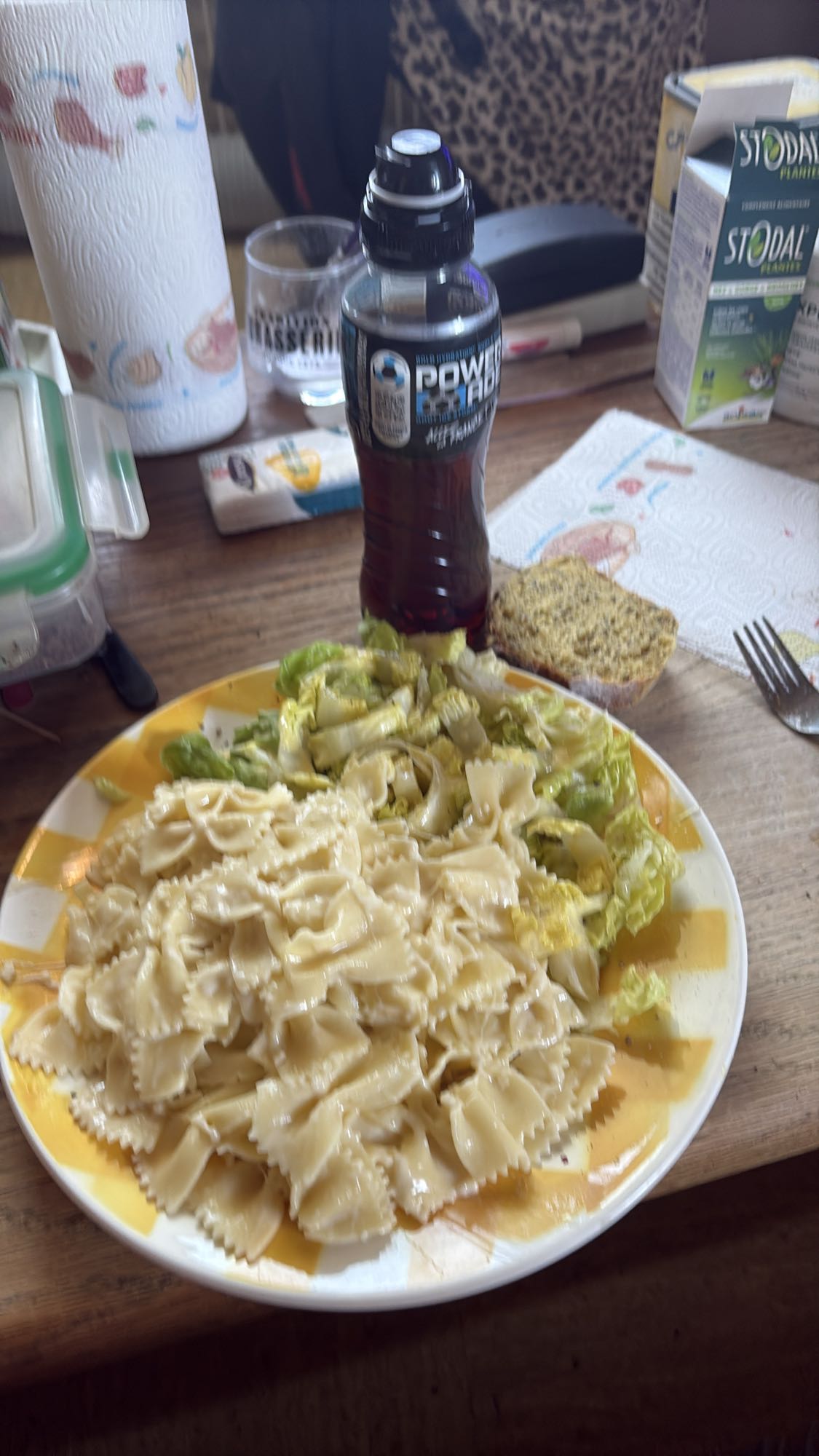 Pâtes salade et pain