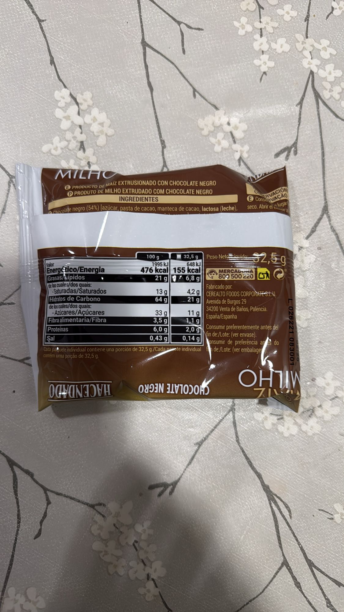 snack de maíz y chocolate