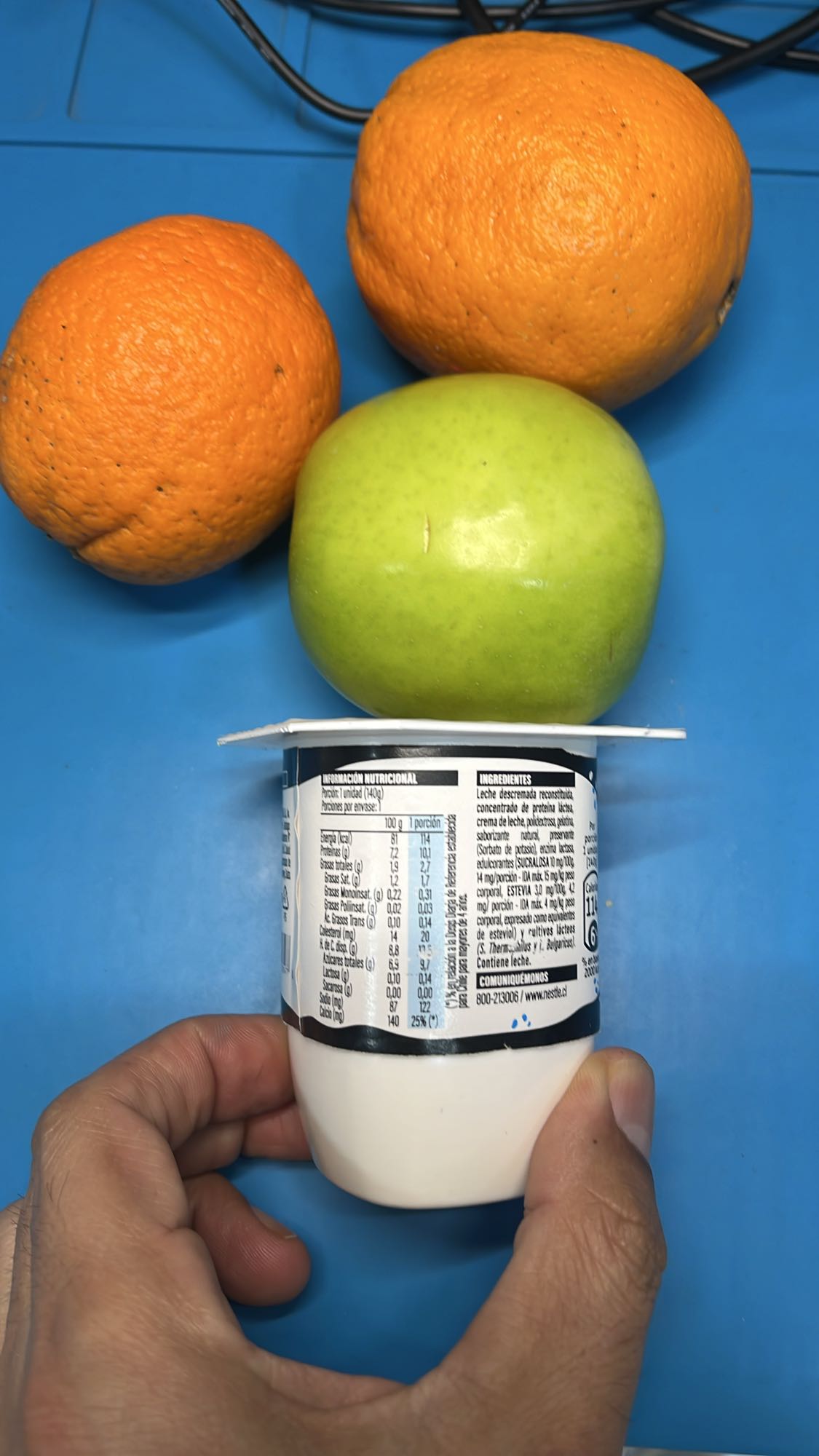fruta con yogur