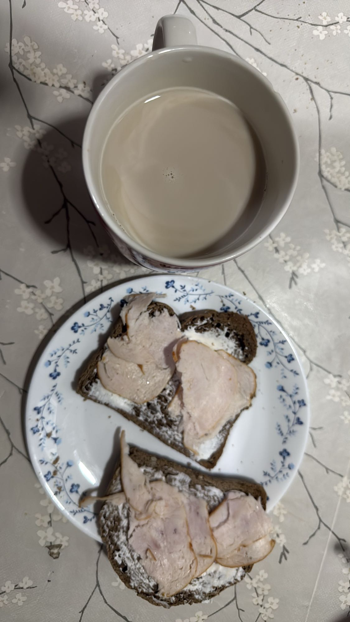 sándwiches con bebida