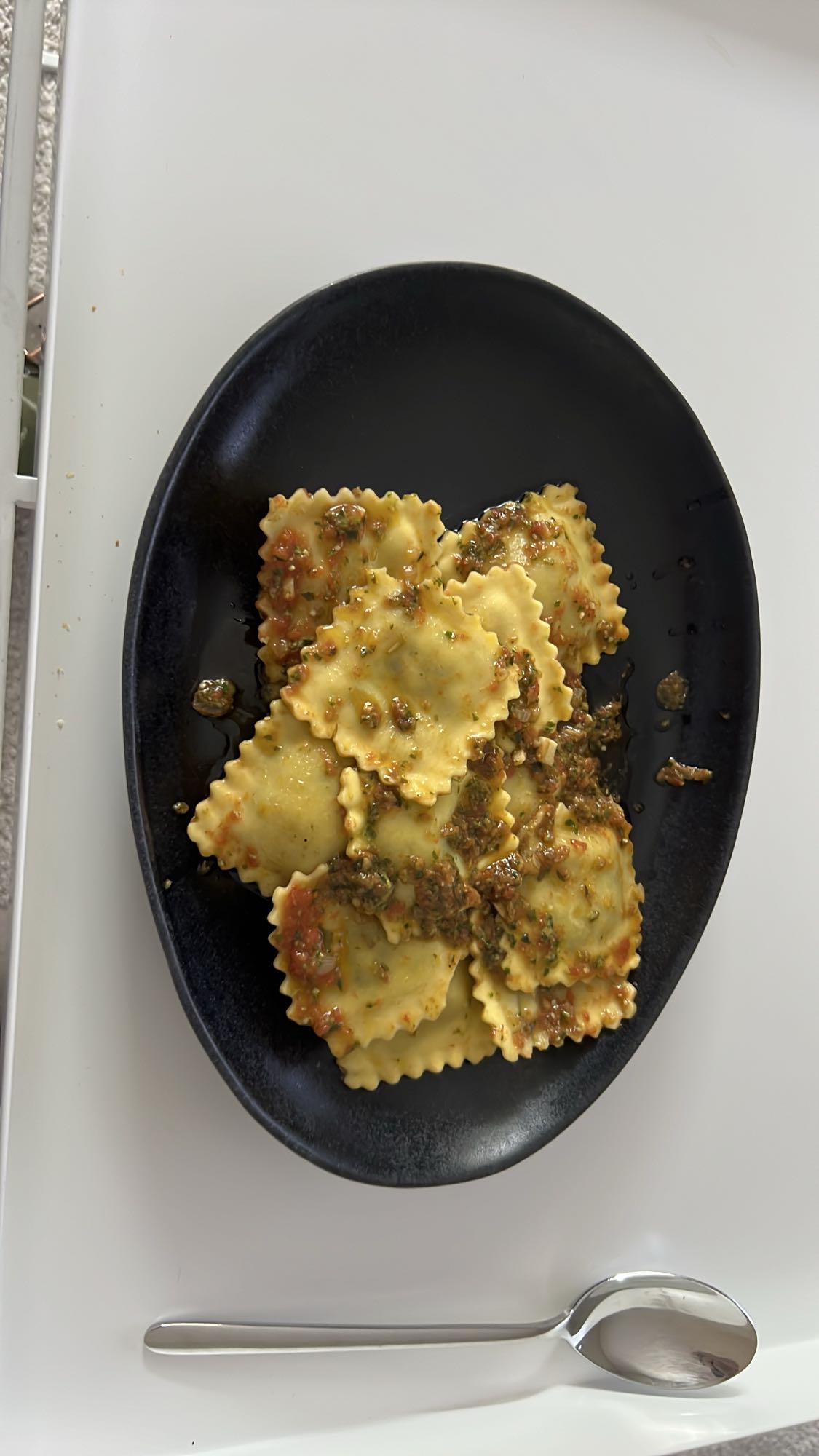 Ravioli mit Pesto