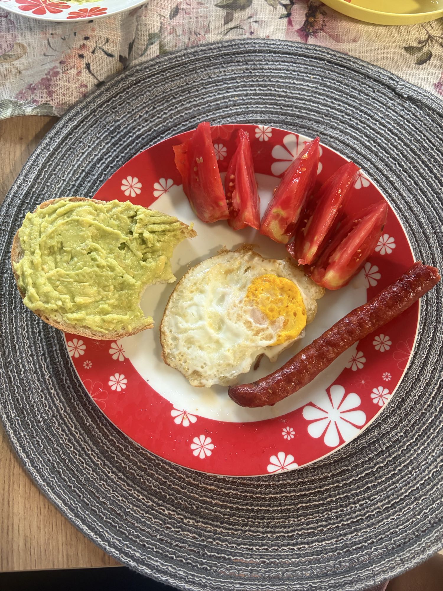 Mic dejun cu avocado