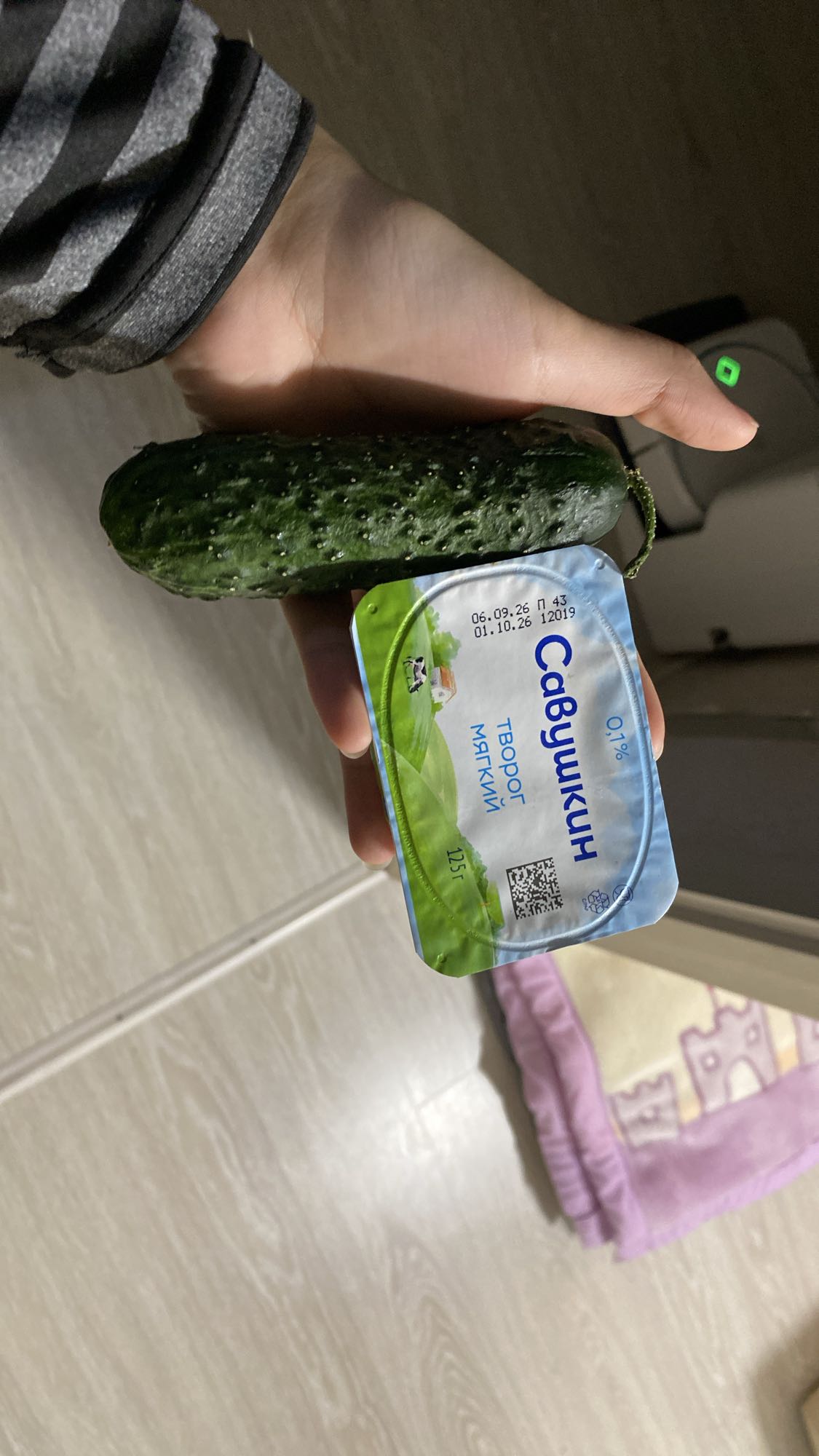 Огурец и мягкий творог