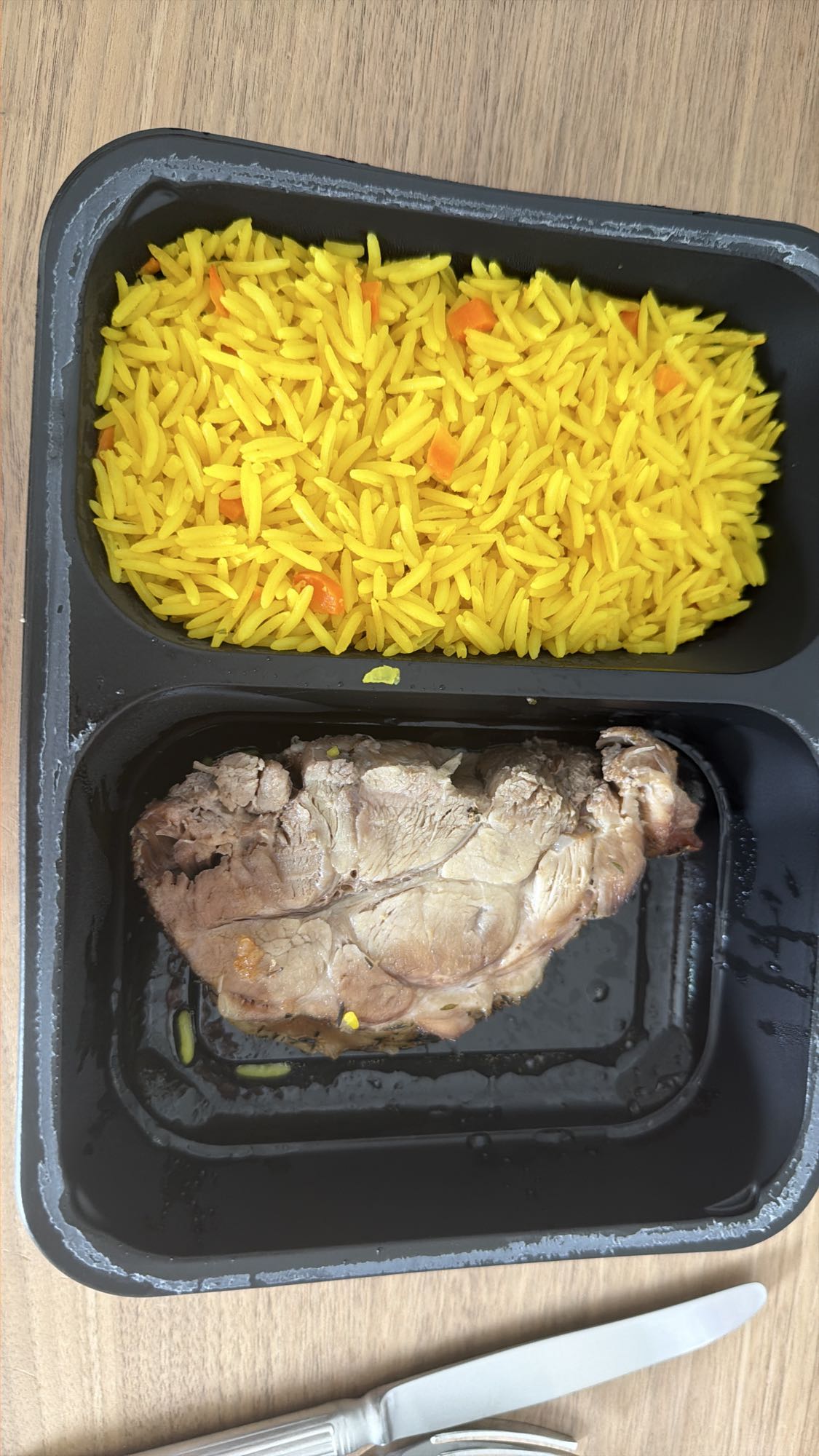 Orez galben cu porc