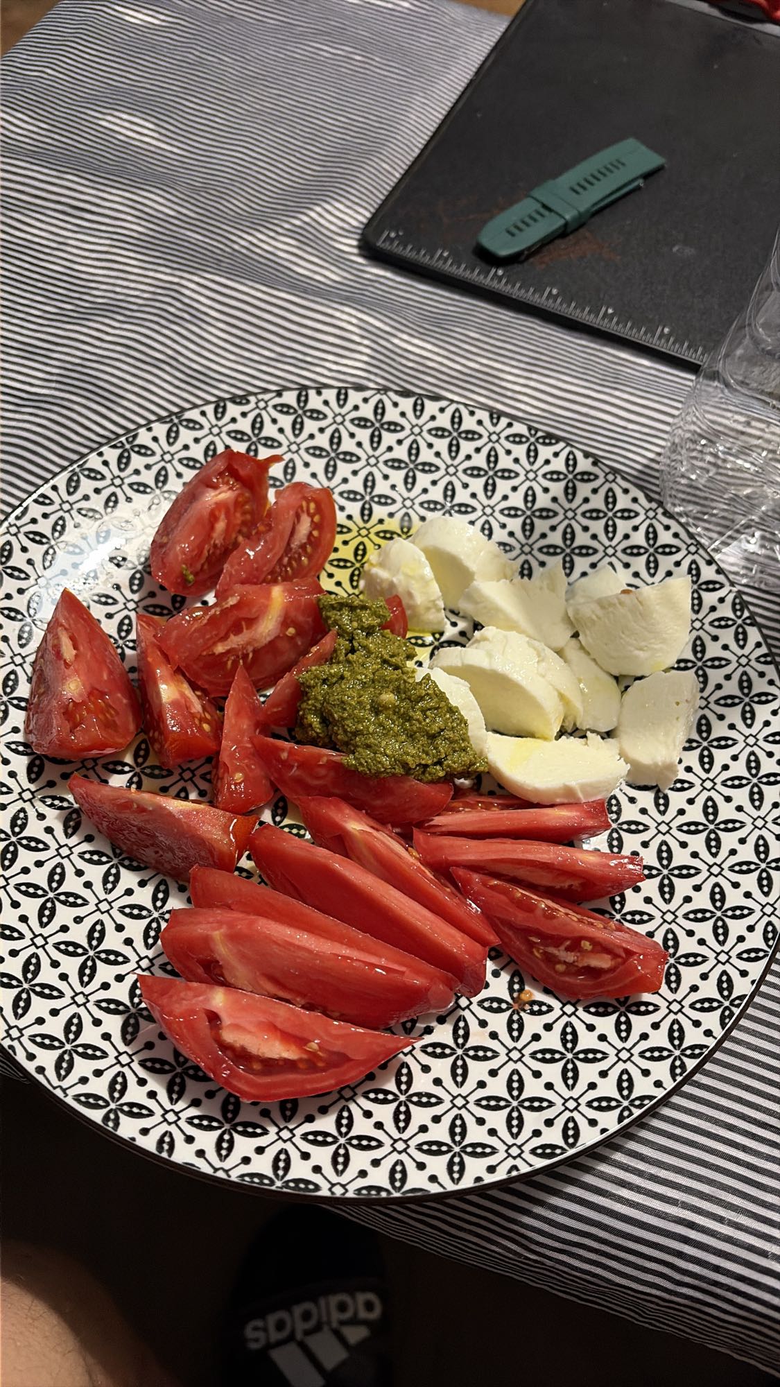 Домати с моцарела