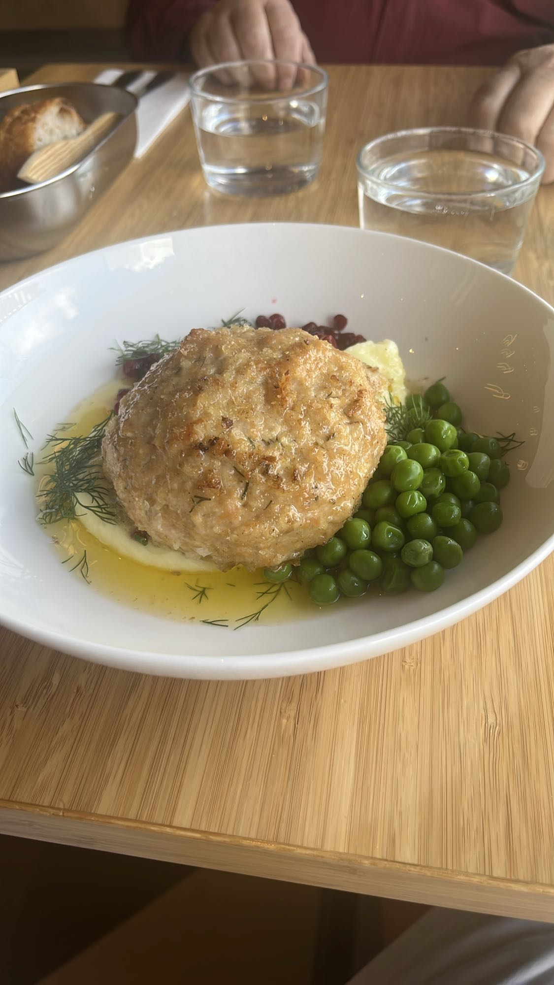 Köttbulle med ärtor