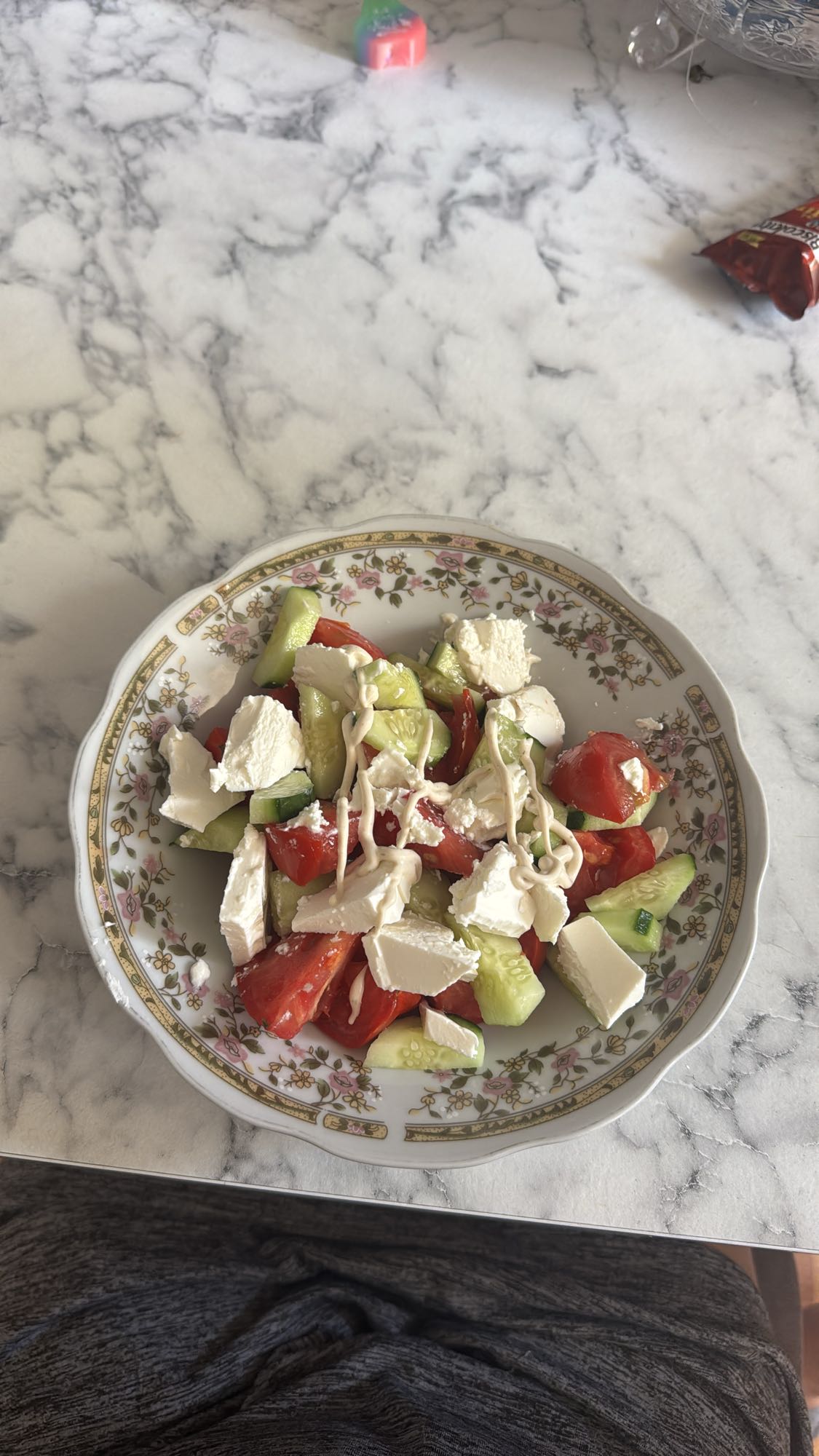 Peynirli salata