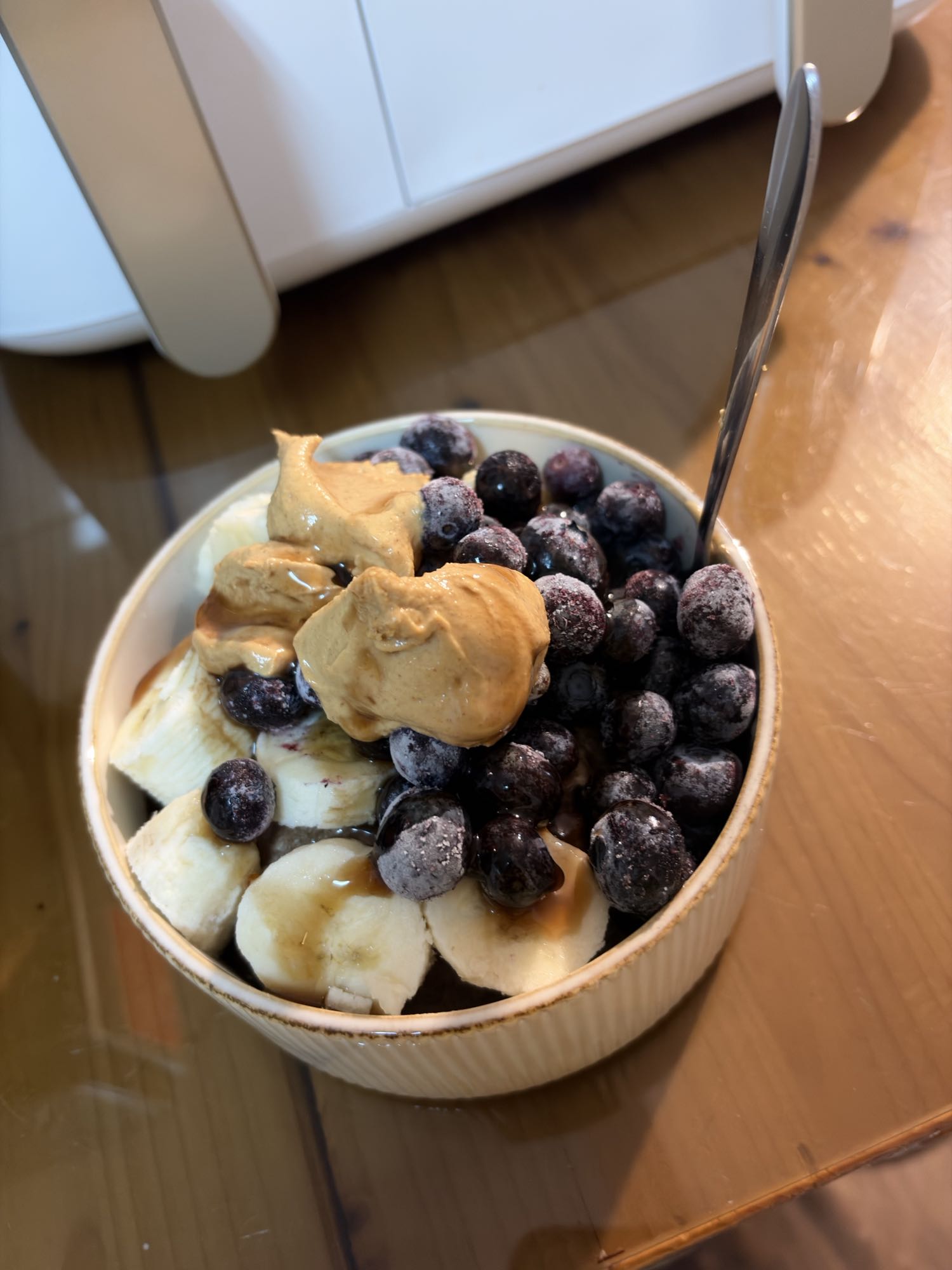 Terci de ovăz proteic cu banană, afine și PB fit