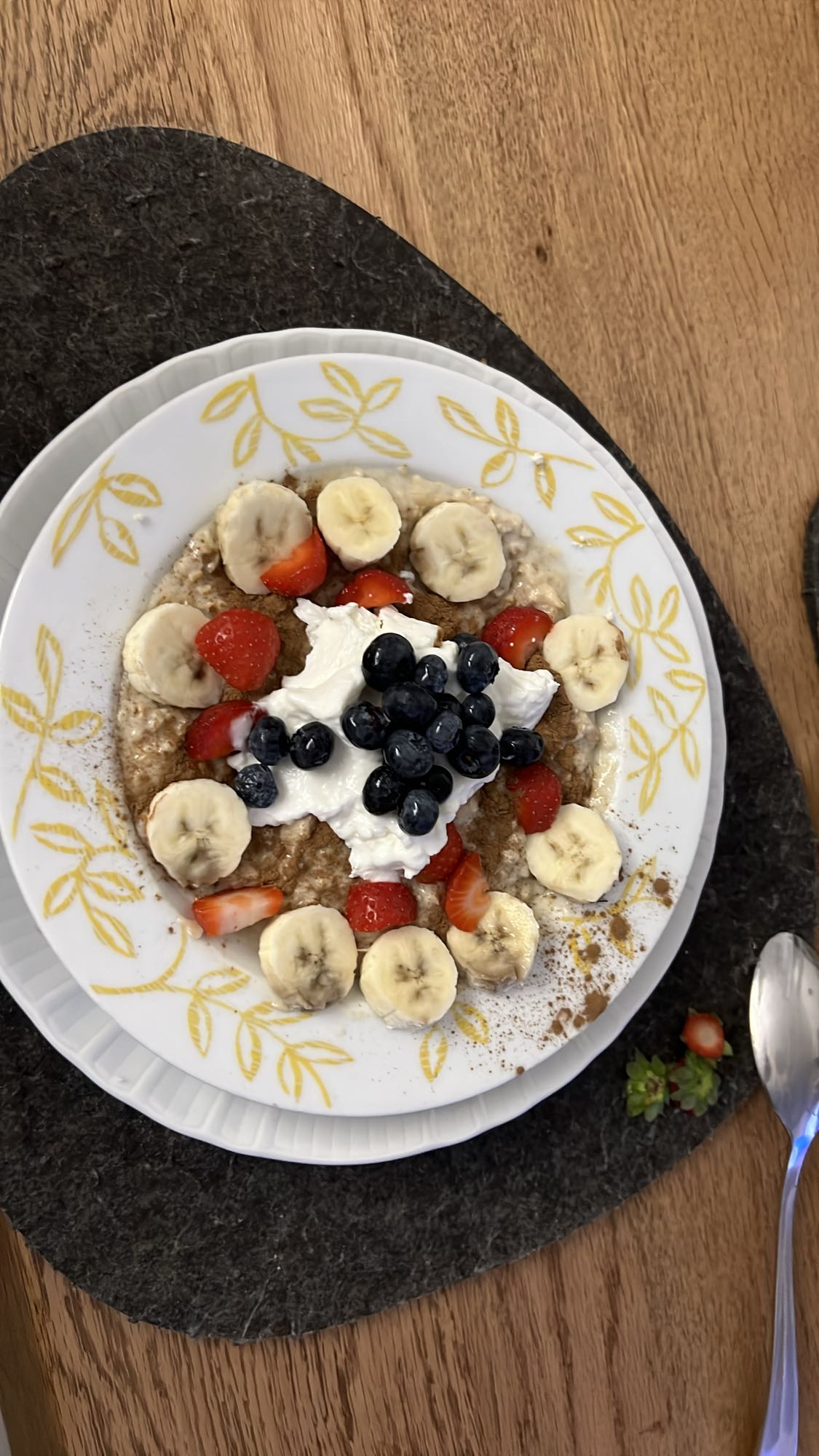 Porridge con frutta