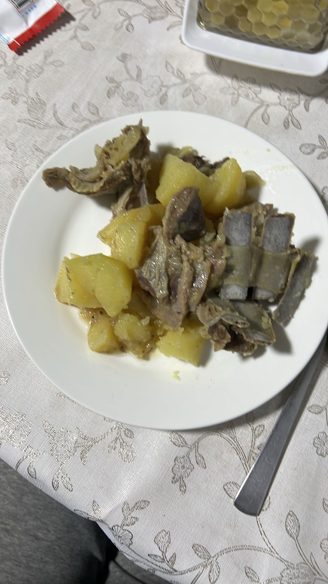 Тушеные ребра с картофелем