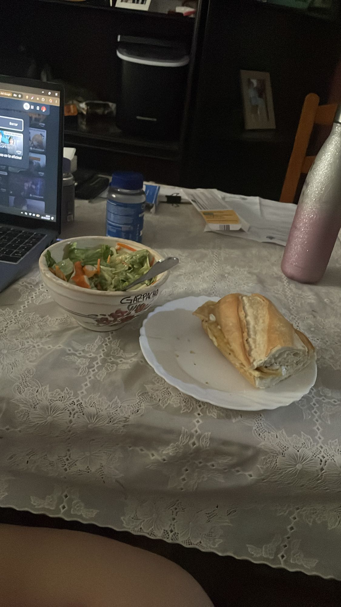sándwich con ensalada
