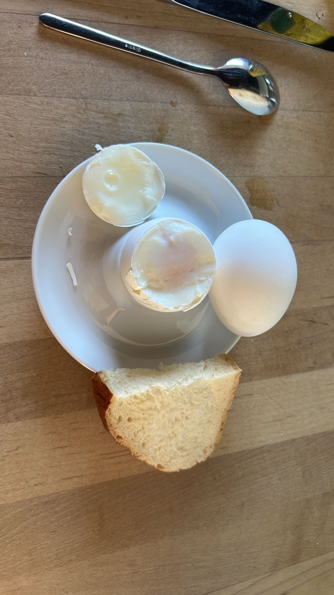 Weiches Ei mit Brot