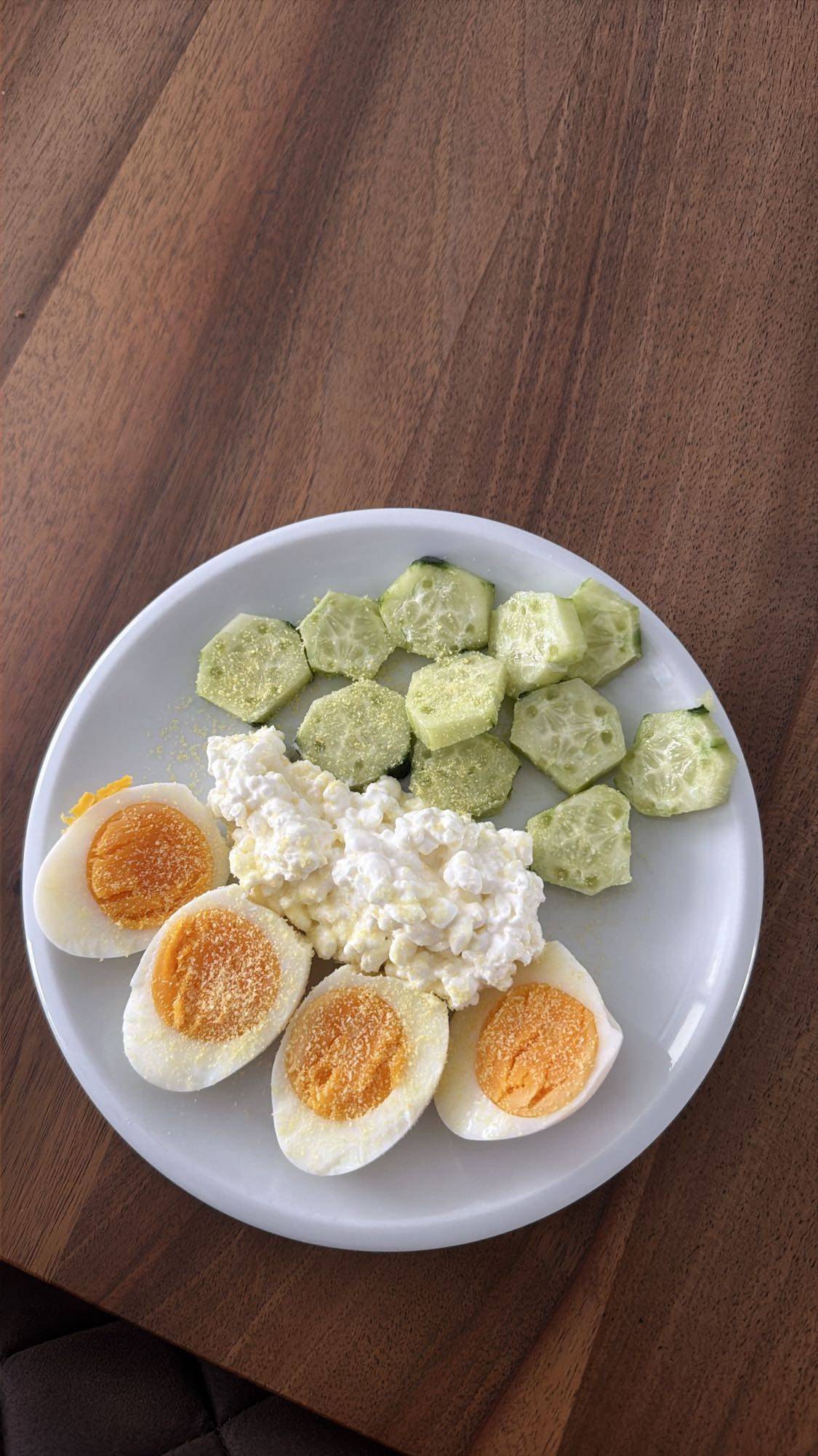 Eier mit Hüttenkäse
