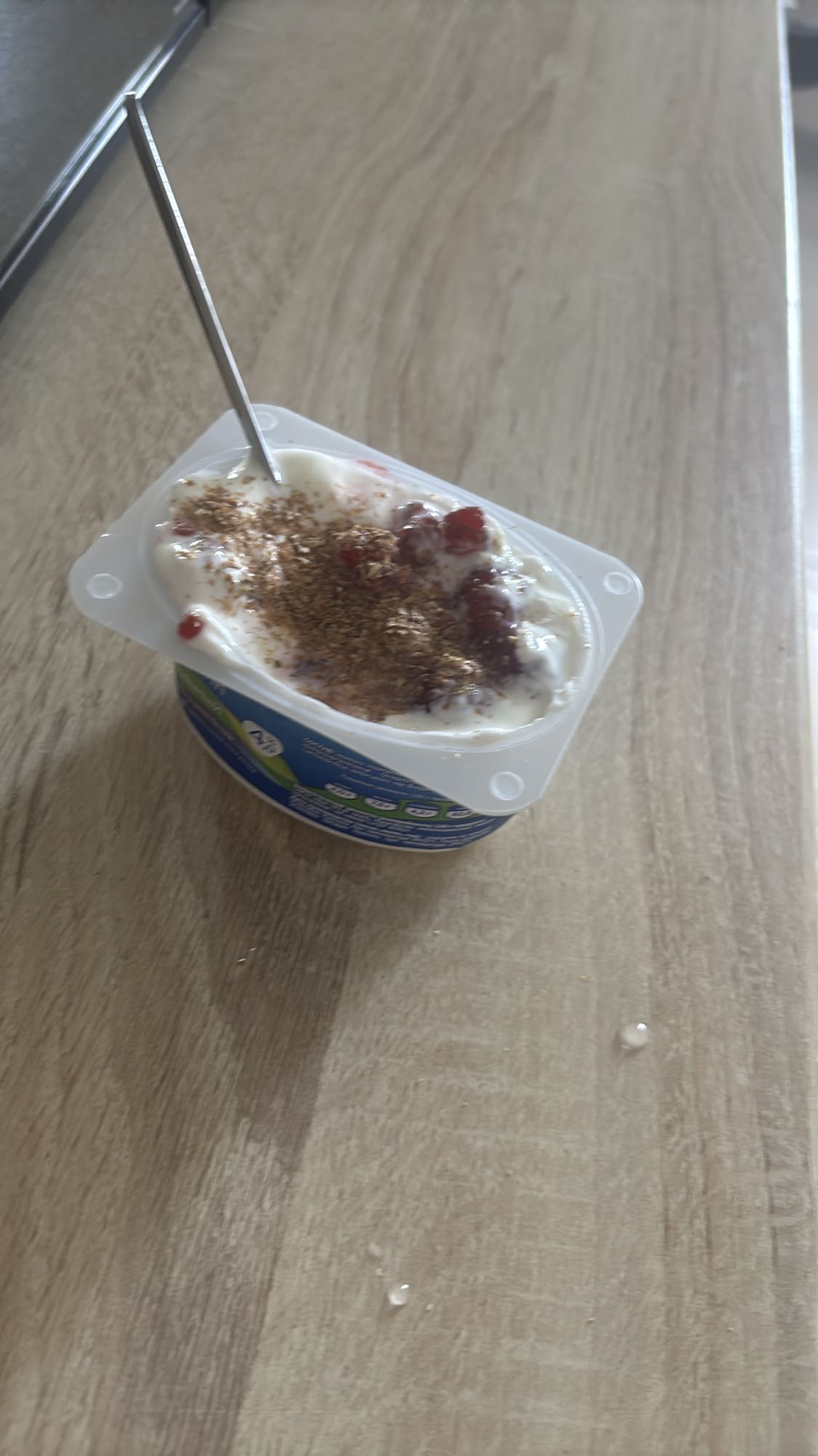 Греческий йогурт с малиной и сибирской клетчаткой